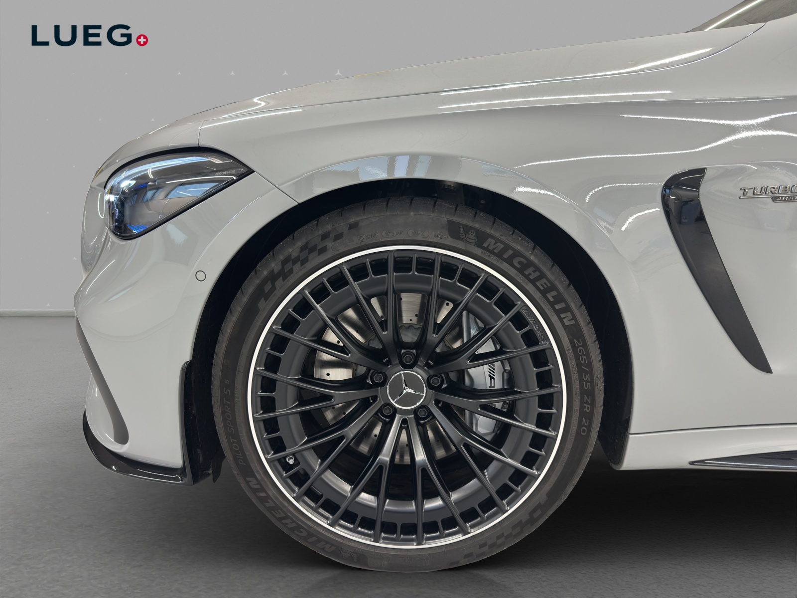 MERCEDES-BENZ CLE AMG 53 Cabrio 4Matic+ 9G-Tronic-image-6