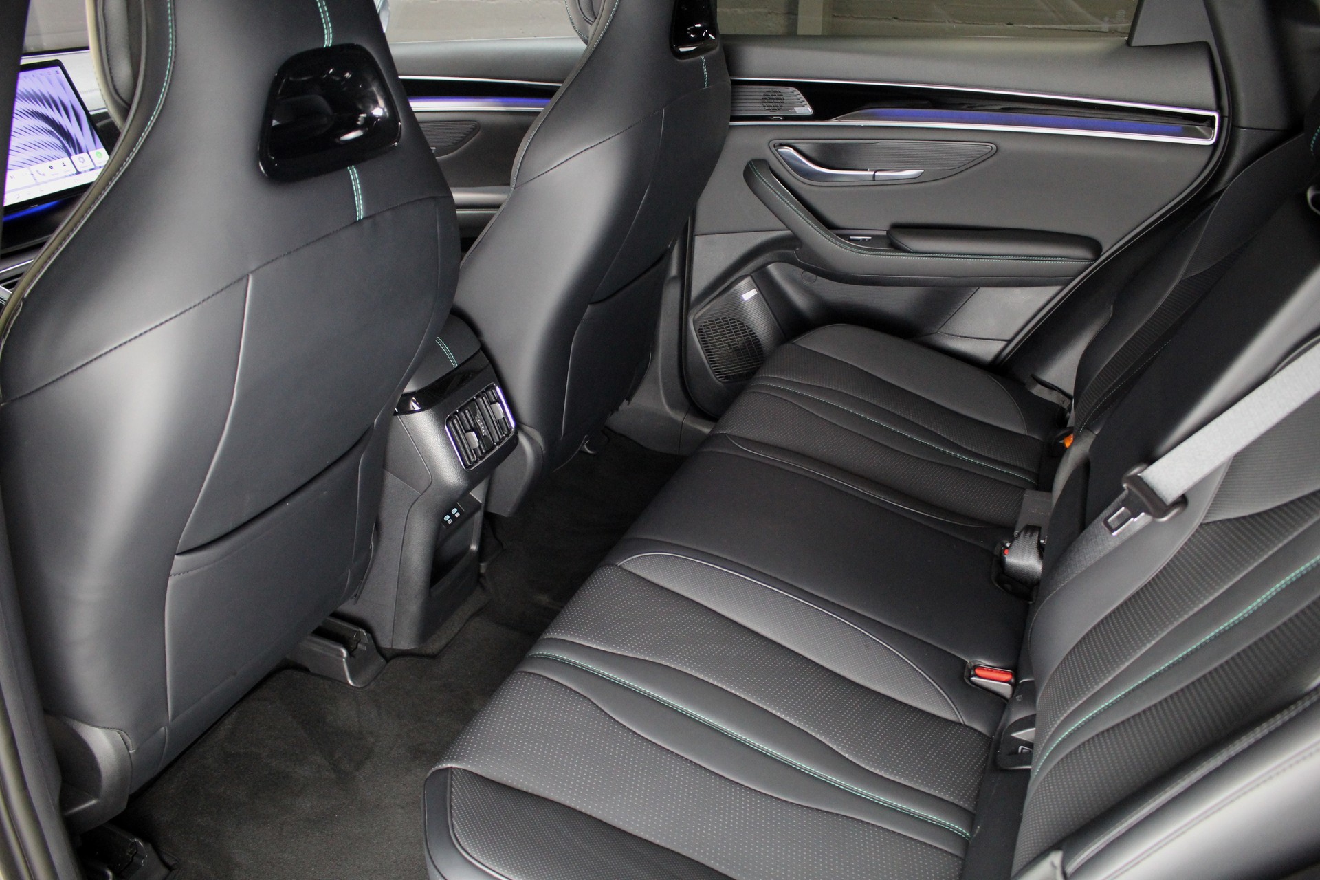 BYD Seal U DM-i Design AWD-image-9