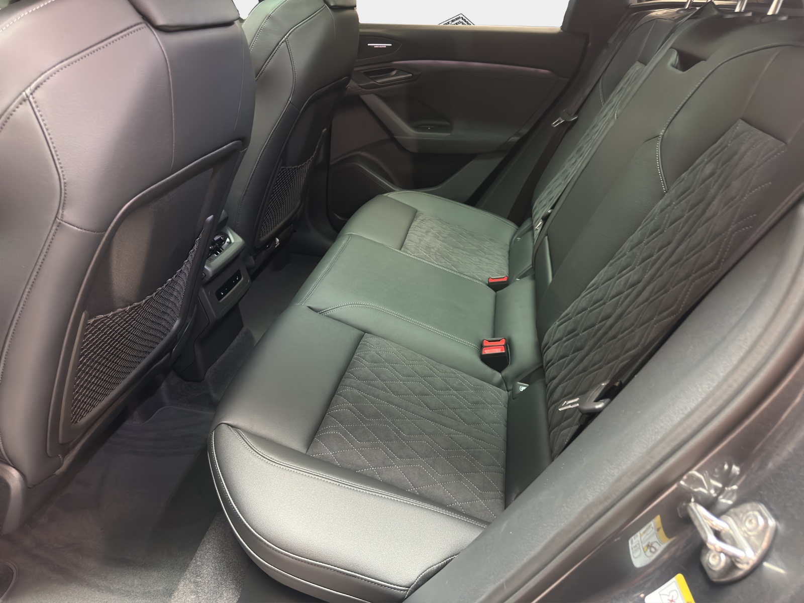 AUDI Q6 e-tron quattro-image-11