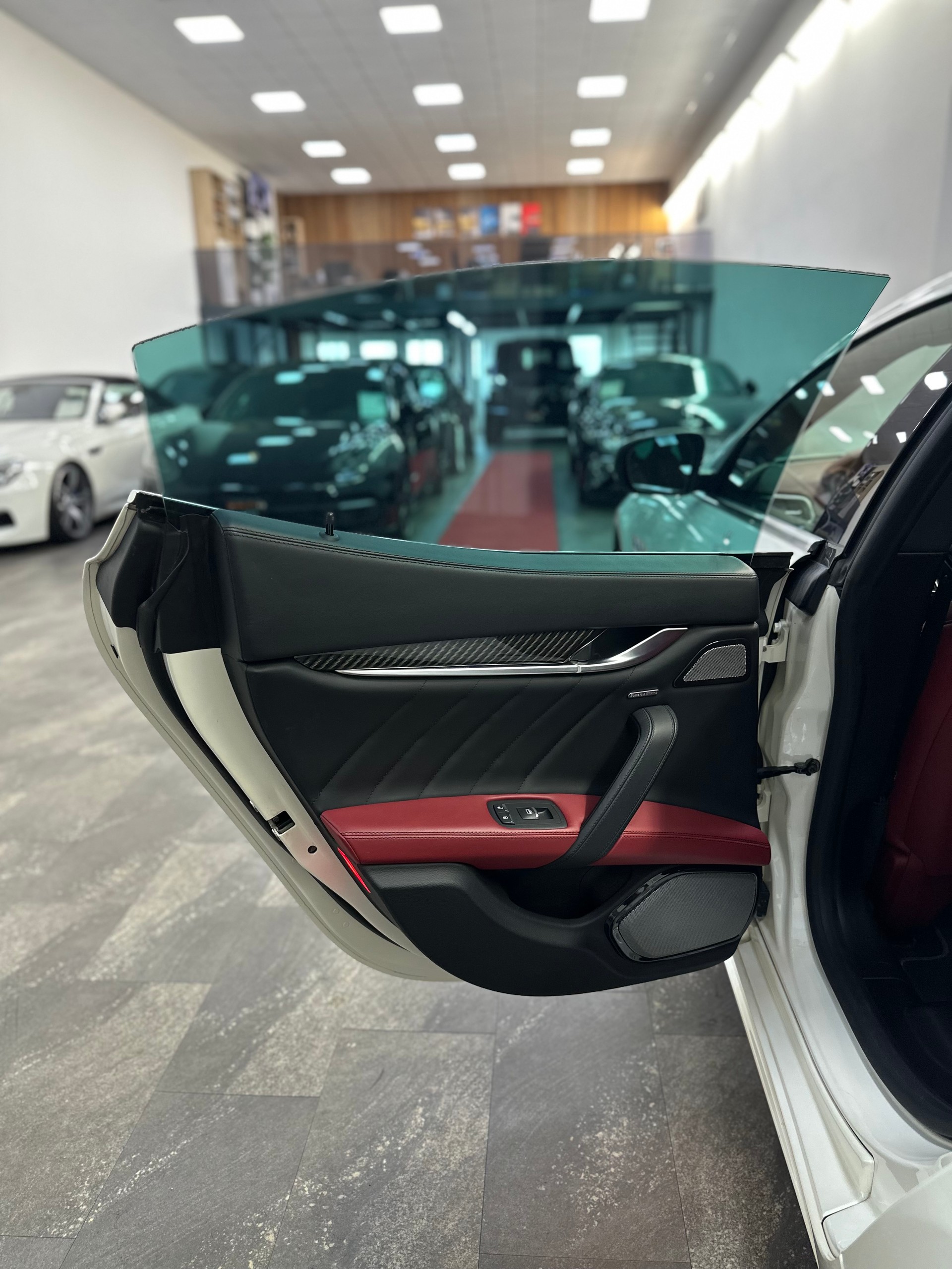 MASERATI Ghibli S Q4 3.0 V6 Automatica-image-23