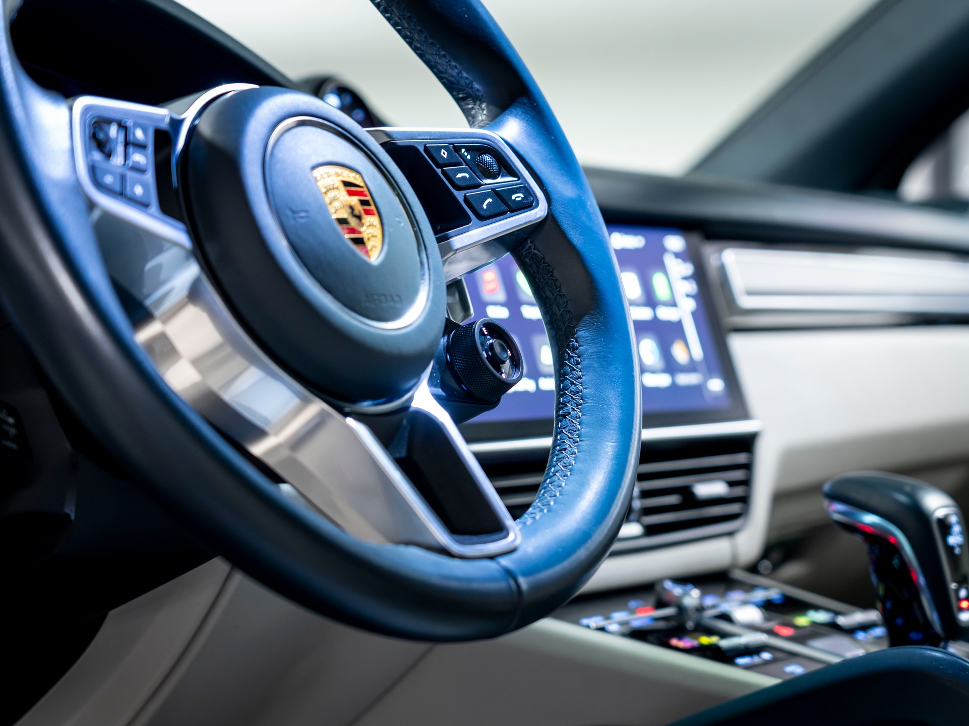 PORSCHE Cayenne Coupé E-Hybrid Platinum Edition-image-18