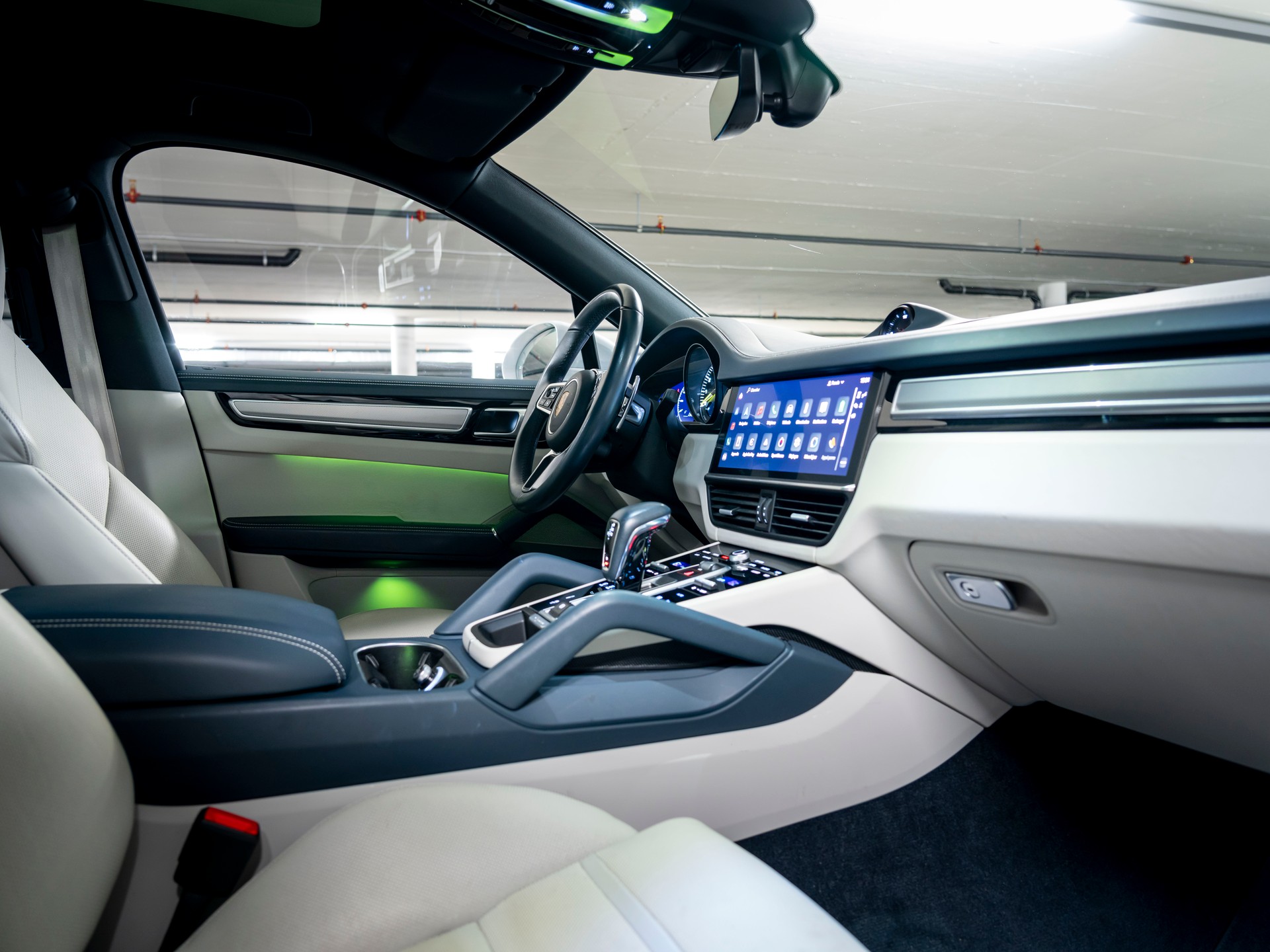 PORSCHE Cayenne Coupé E-Hybrid Platinum Edition-image-23