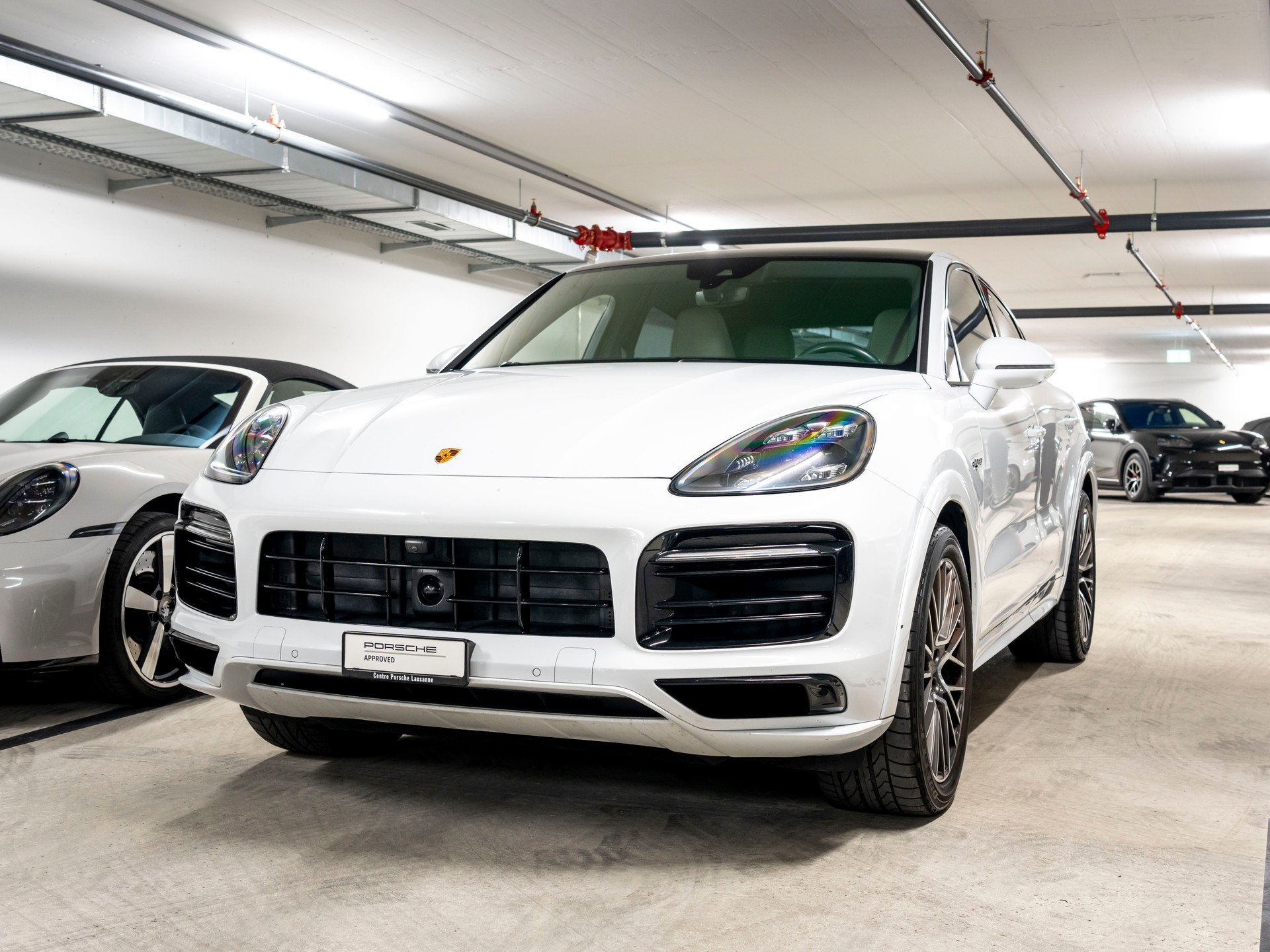 PORSCHE Cayenne Coupé E-Hybrid Platinum Edition-image-0