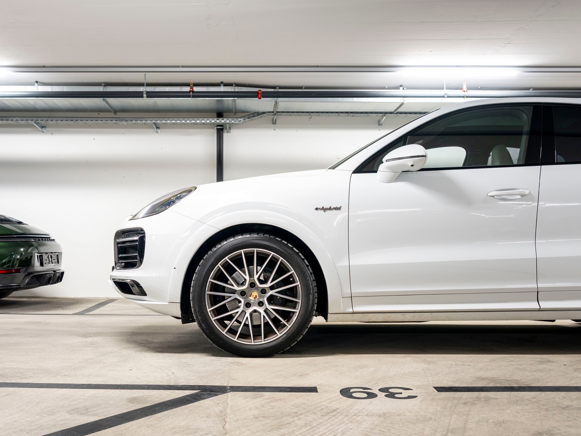 PORSCHE Cayenne Coupé E-Hybrid Platinum Edition-image-7