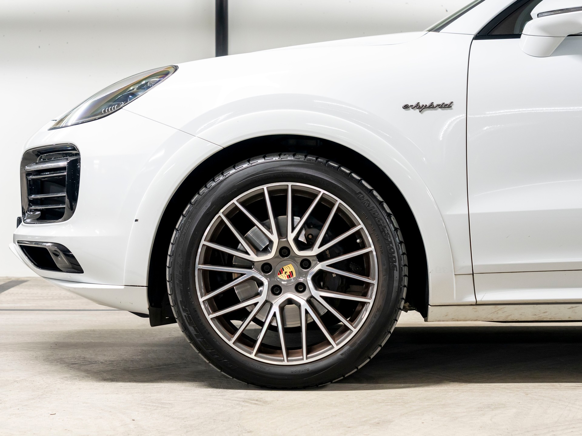 PORSCHE Cayenne Coupé E-Hybrid Platinum Edition-image-9