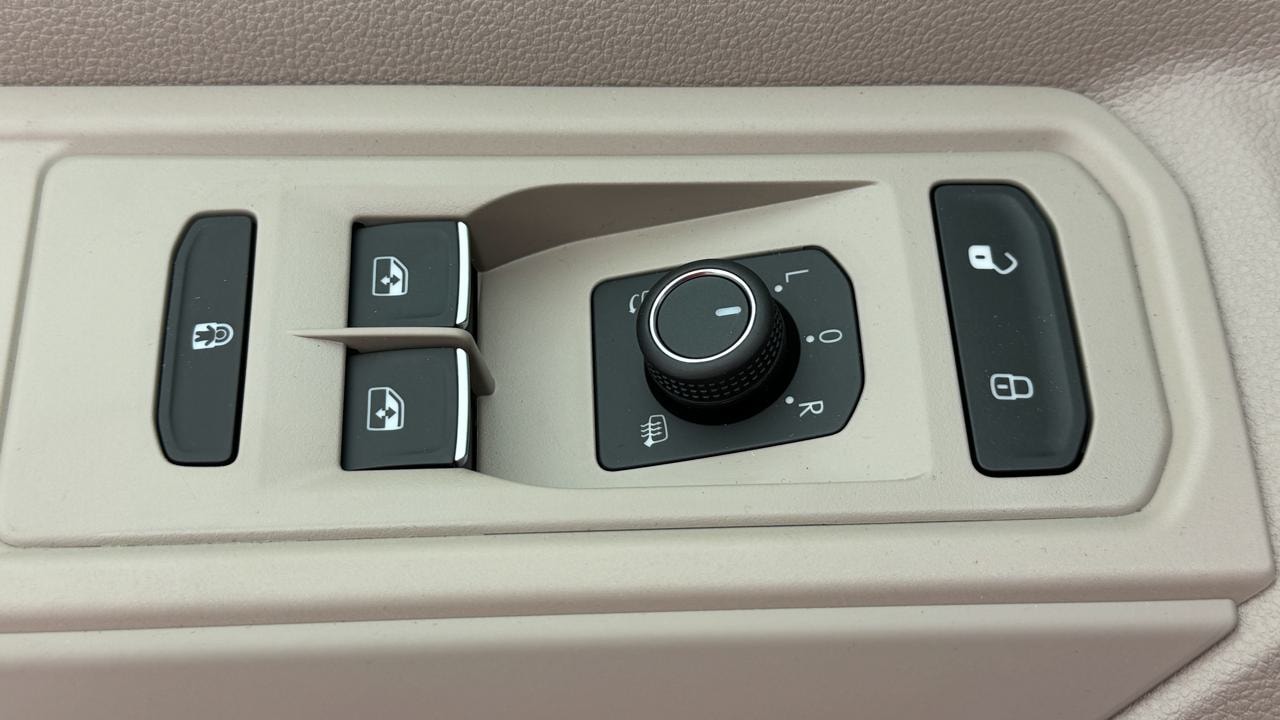 VW Multivan 1.5 eHybrid Life Edition 4Motion DSG-image-8