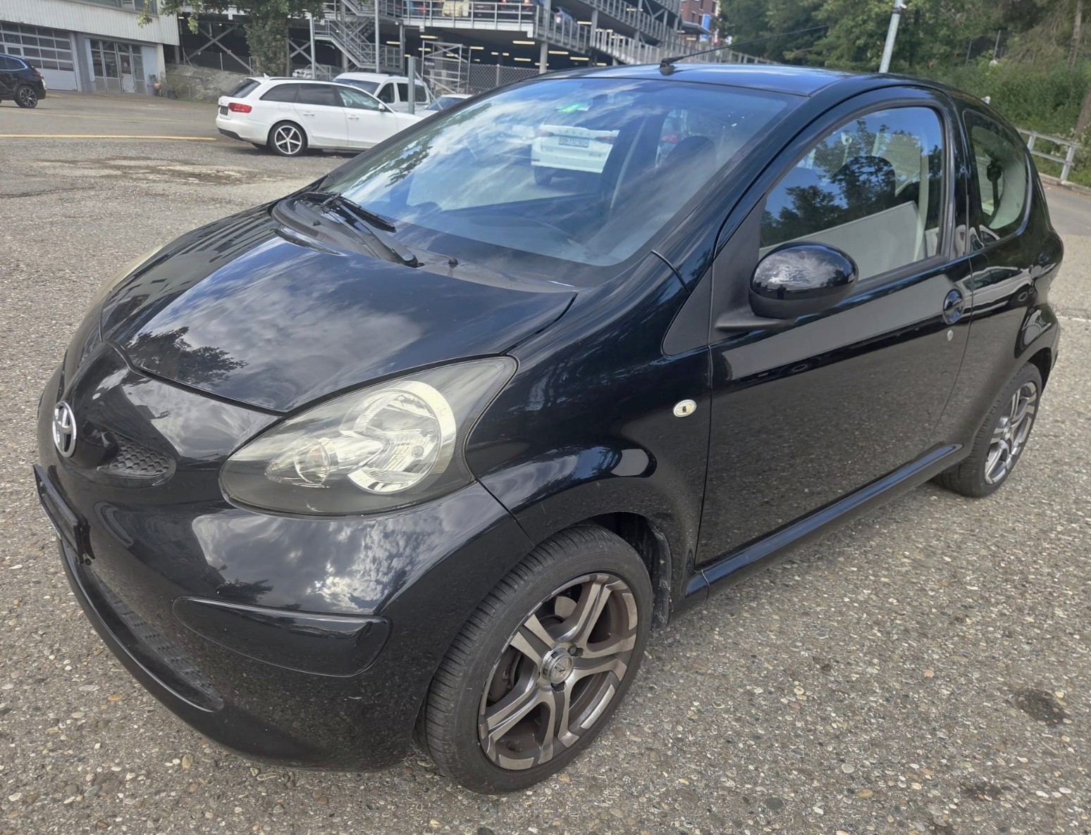 TOYOTA Aygo 1.0 Linea Terra-image-2