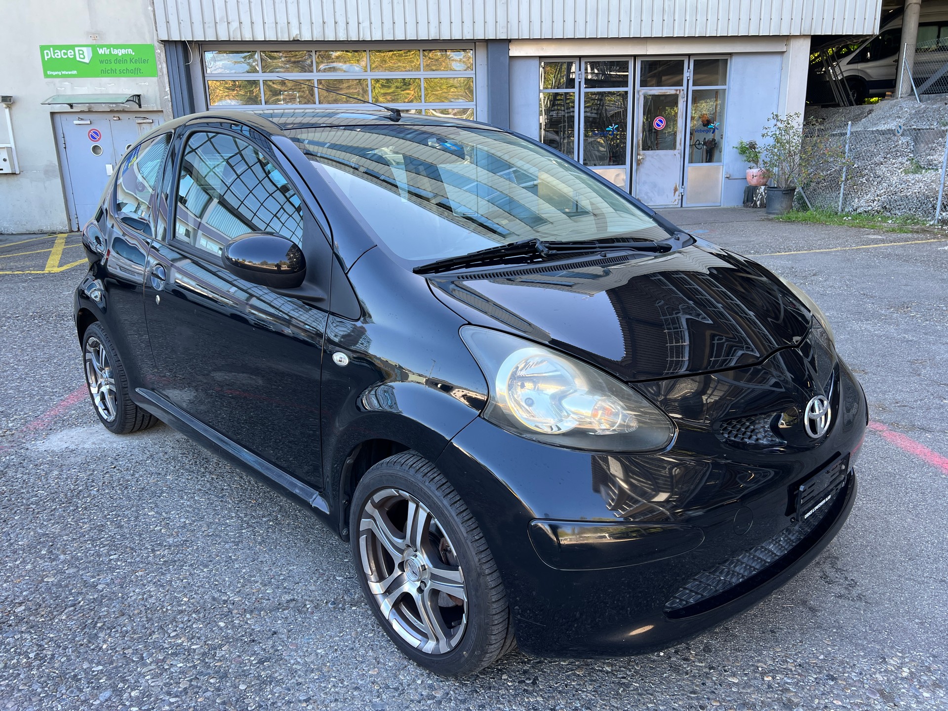 TOYOTA Aygo 1.0 Linea Terra-image-3