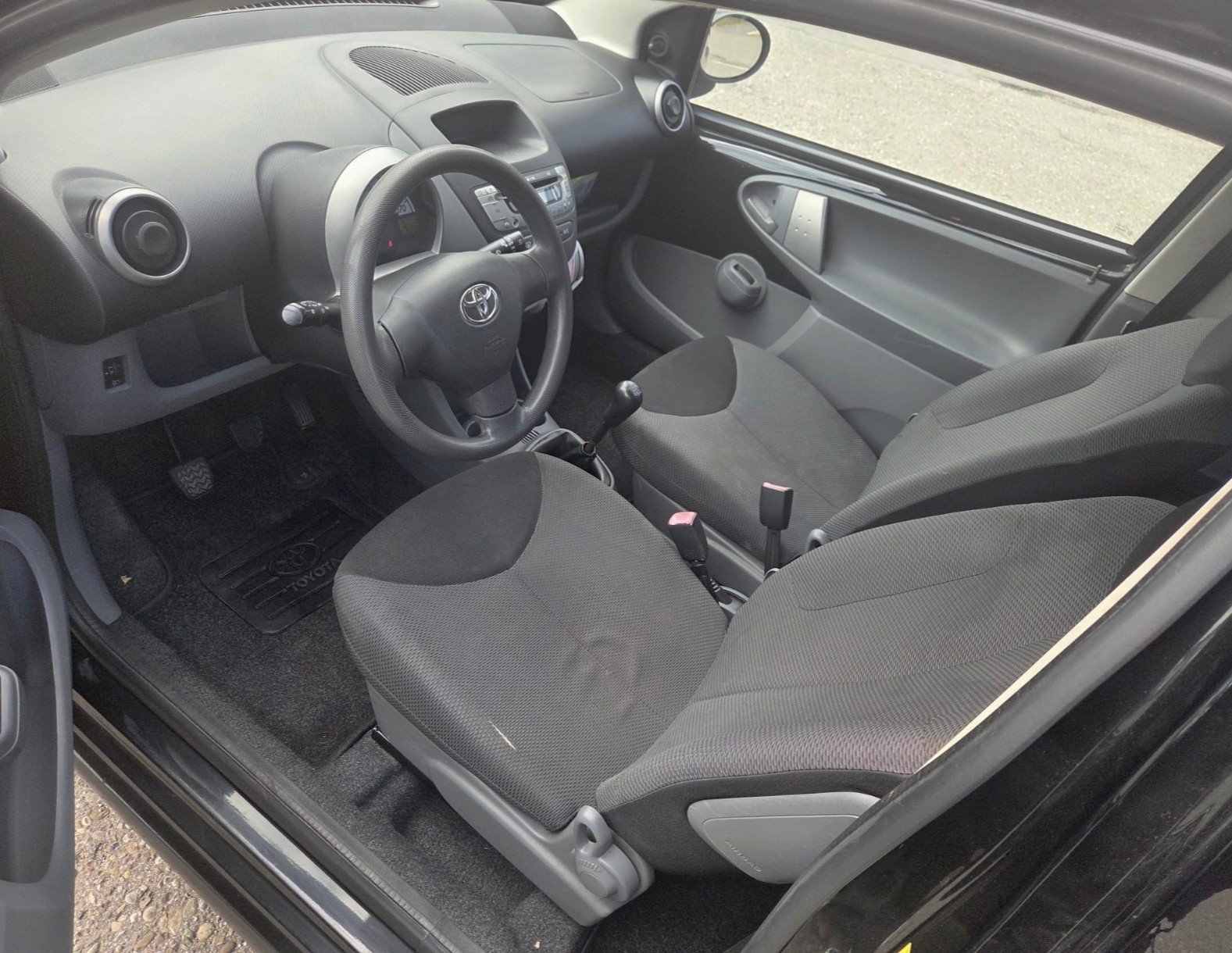 TOYOTA Aygo 1.0 Linea Terra-image-9