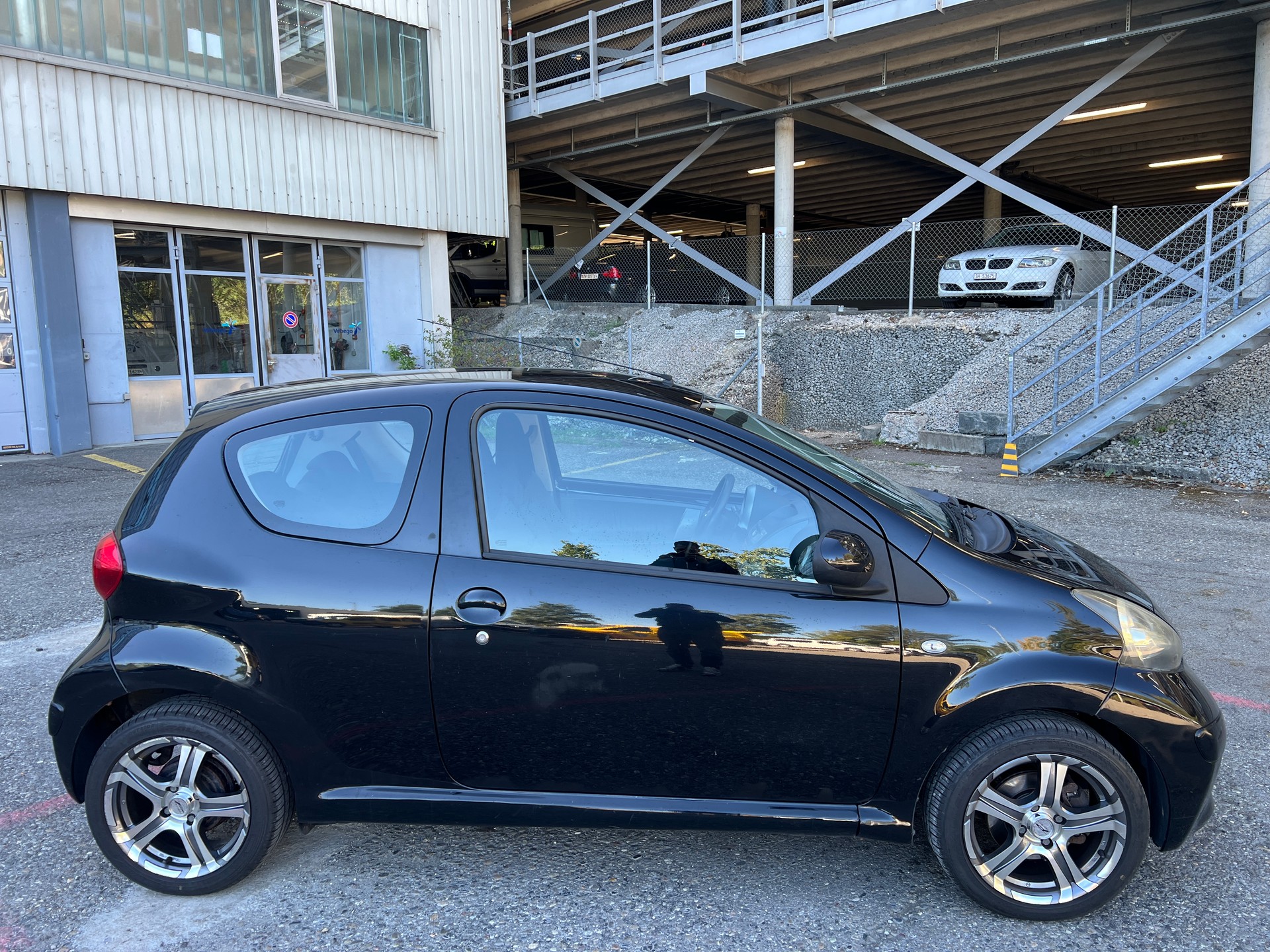 TOYOTA Aygo 1.0 Linea Terra-image-7