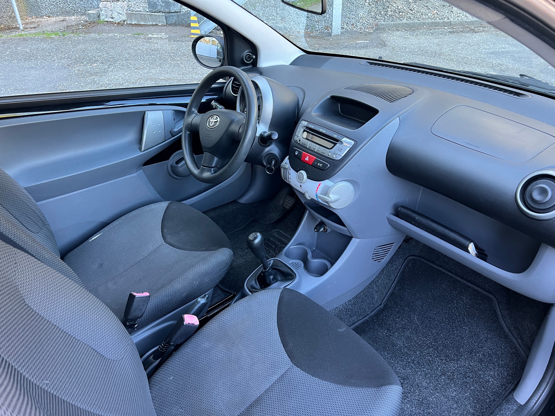 TOYOTA Aygo 1.0 Linea Terra-image-9