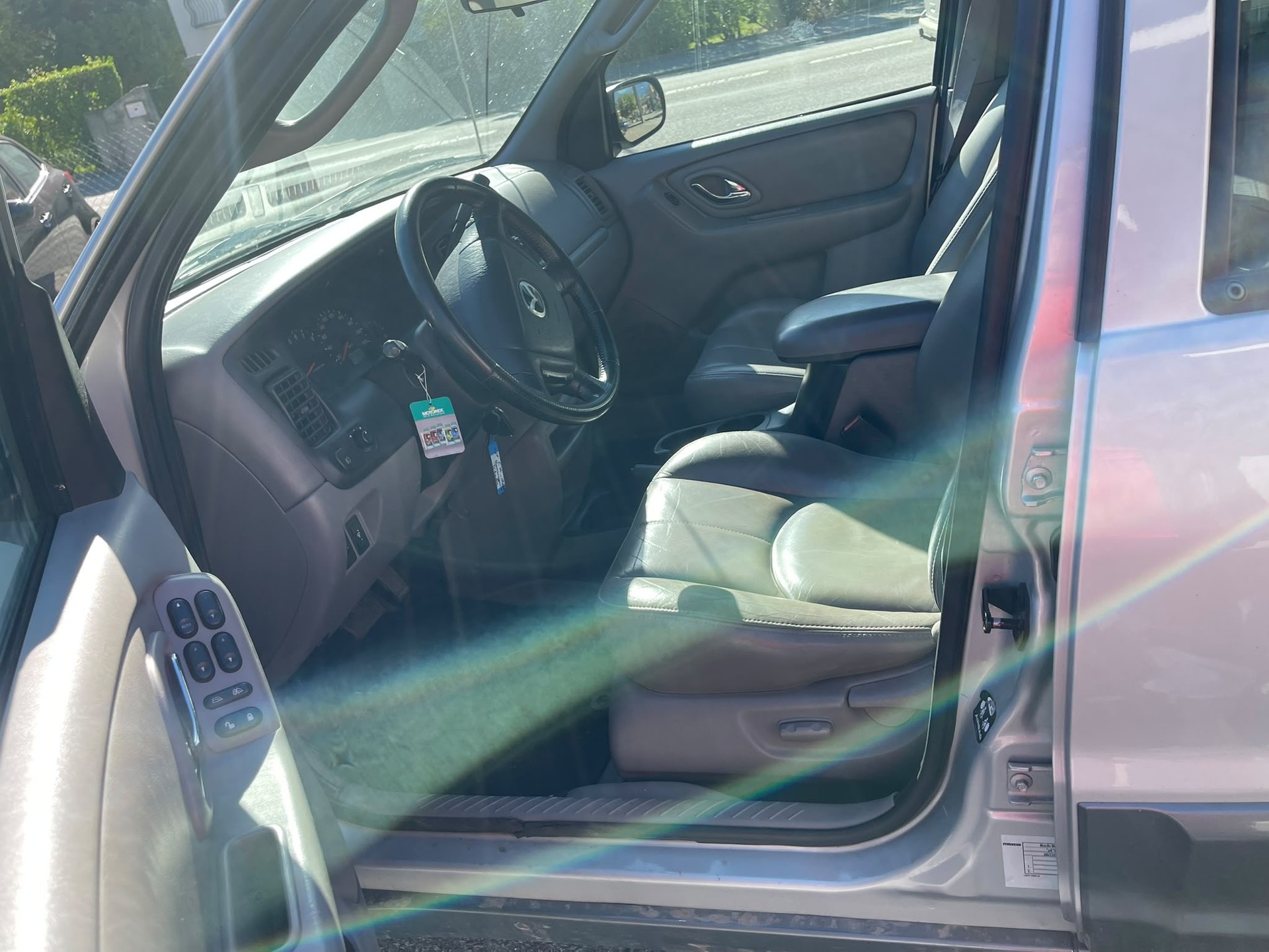 MAZDA Tribute 3.0 V6 Executive-image-13