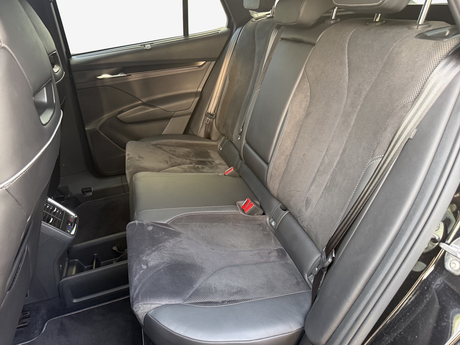 SKODA Enyaq iV 80 SportLine Ultra-image-11