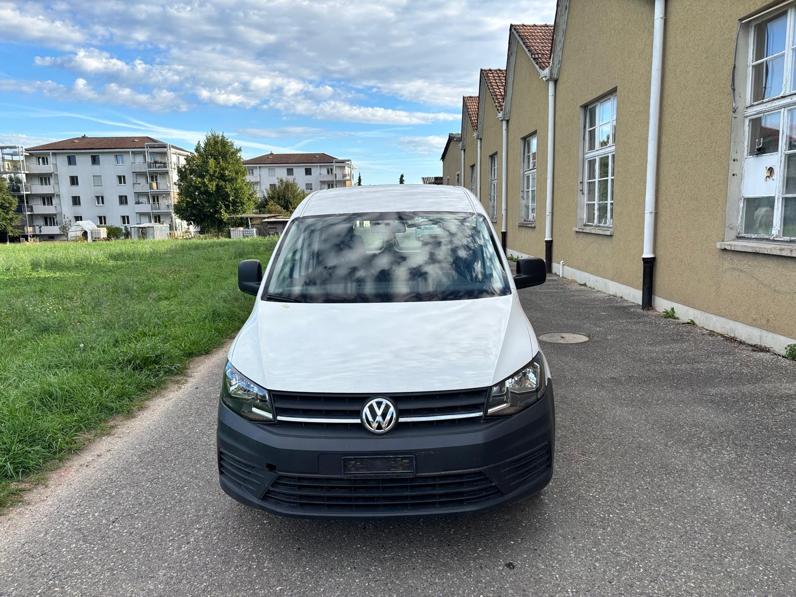 VW Caddy Maxi 1.4TSI BlueMotion Technology-image-6