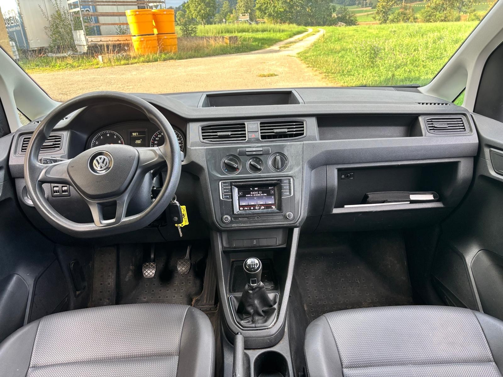 VW Caddy Maxi 1.4TSI BlueMotion Technology-image-11