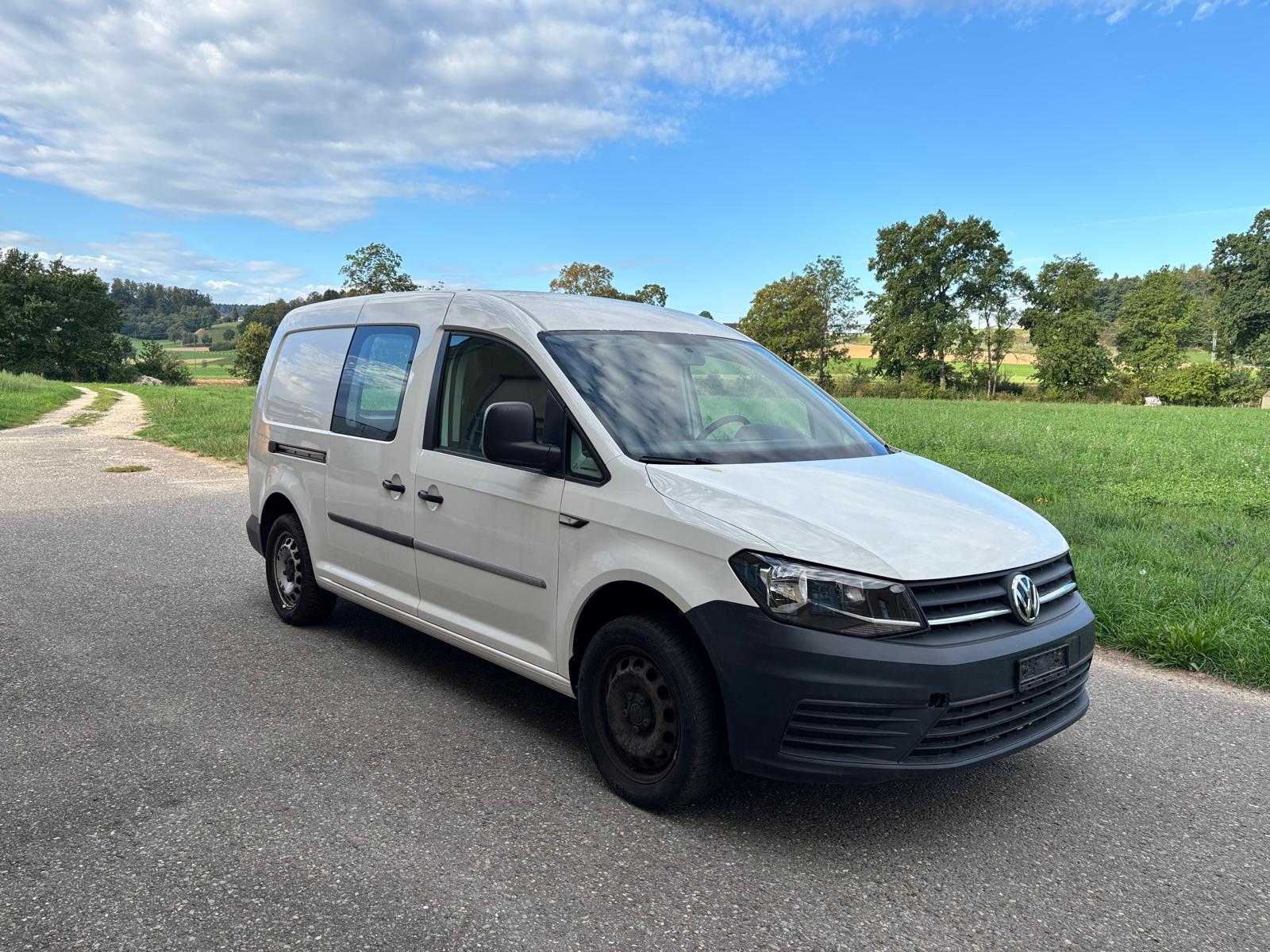 VW Caddy Maxi 1.4TSI BlueMotion Technology-image-1