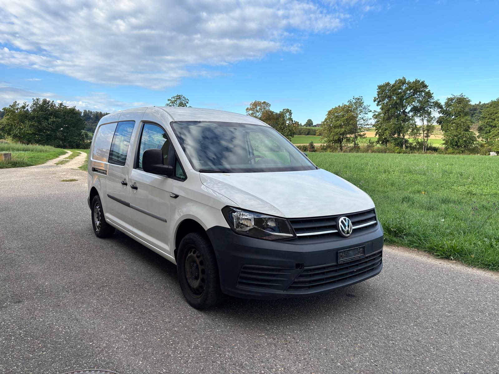 VW Caddy Maxi 1.4TSI BlueMotion Technology-image-0