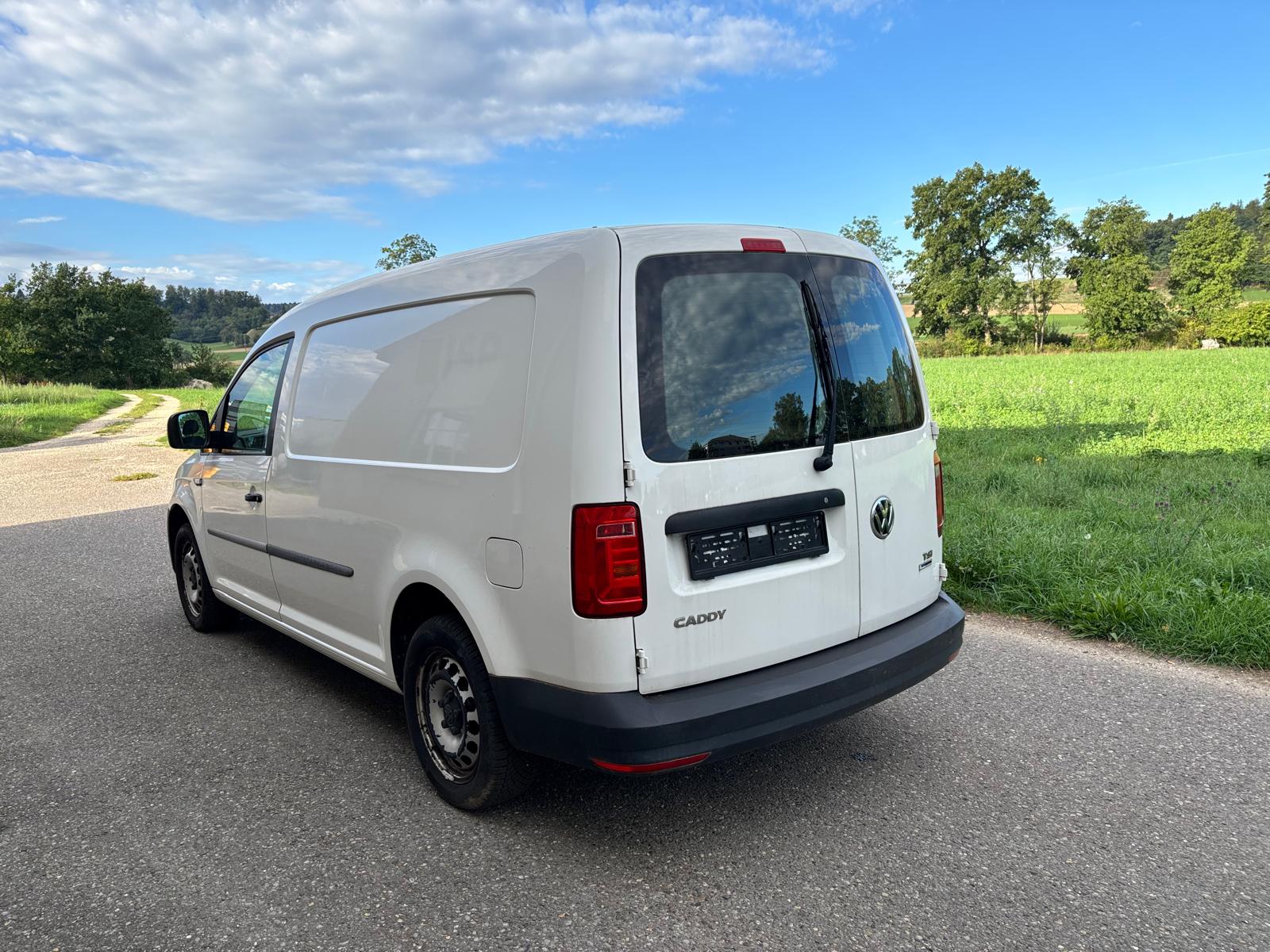 VW Caddy Maxi 1.4TSI BlueMotion Technology-image-7