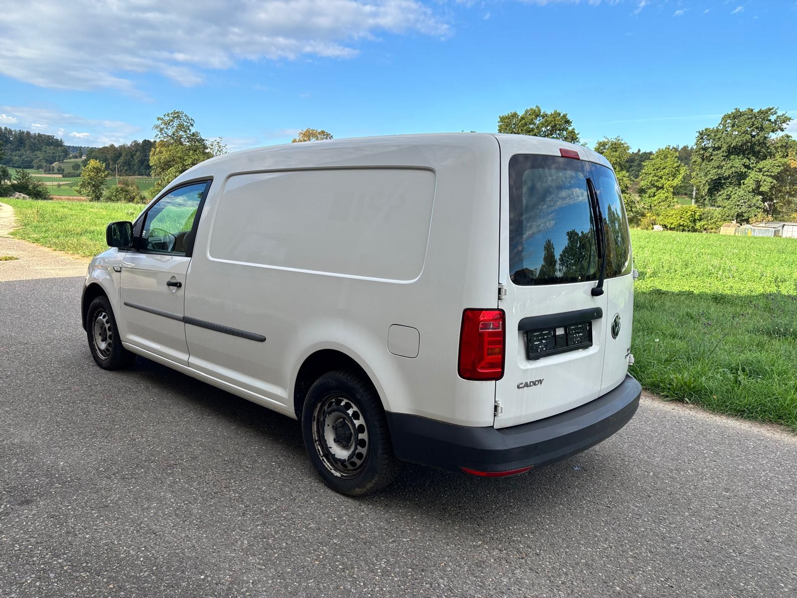 VW Caddy Maxi 1.4TSI BlueMotion Technology-image-14