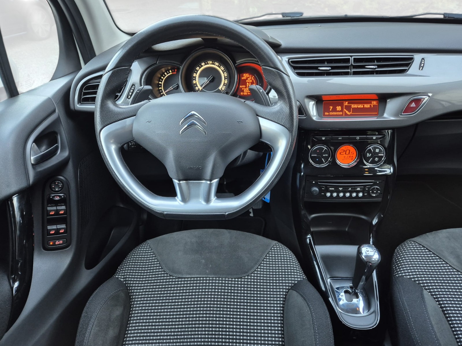 CITROEN C3 1.2i Exclusive ETG5-image-9
