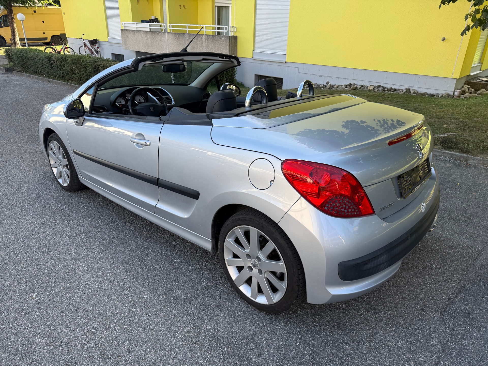 PEUGEOT 207 CC 1.6 16V Platinium Edition Automatic-image-6