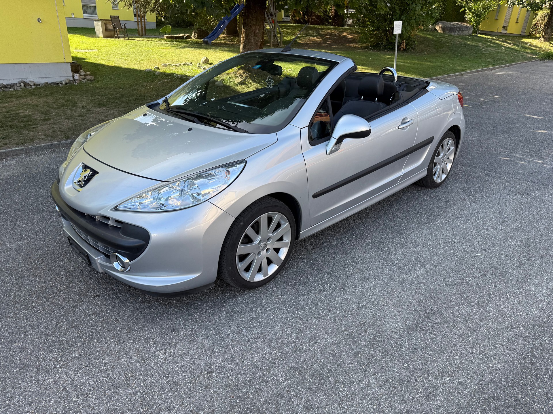 PEUGEOT 207 CC 1.6 16V Platinium Edition Automatic-image-0