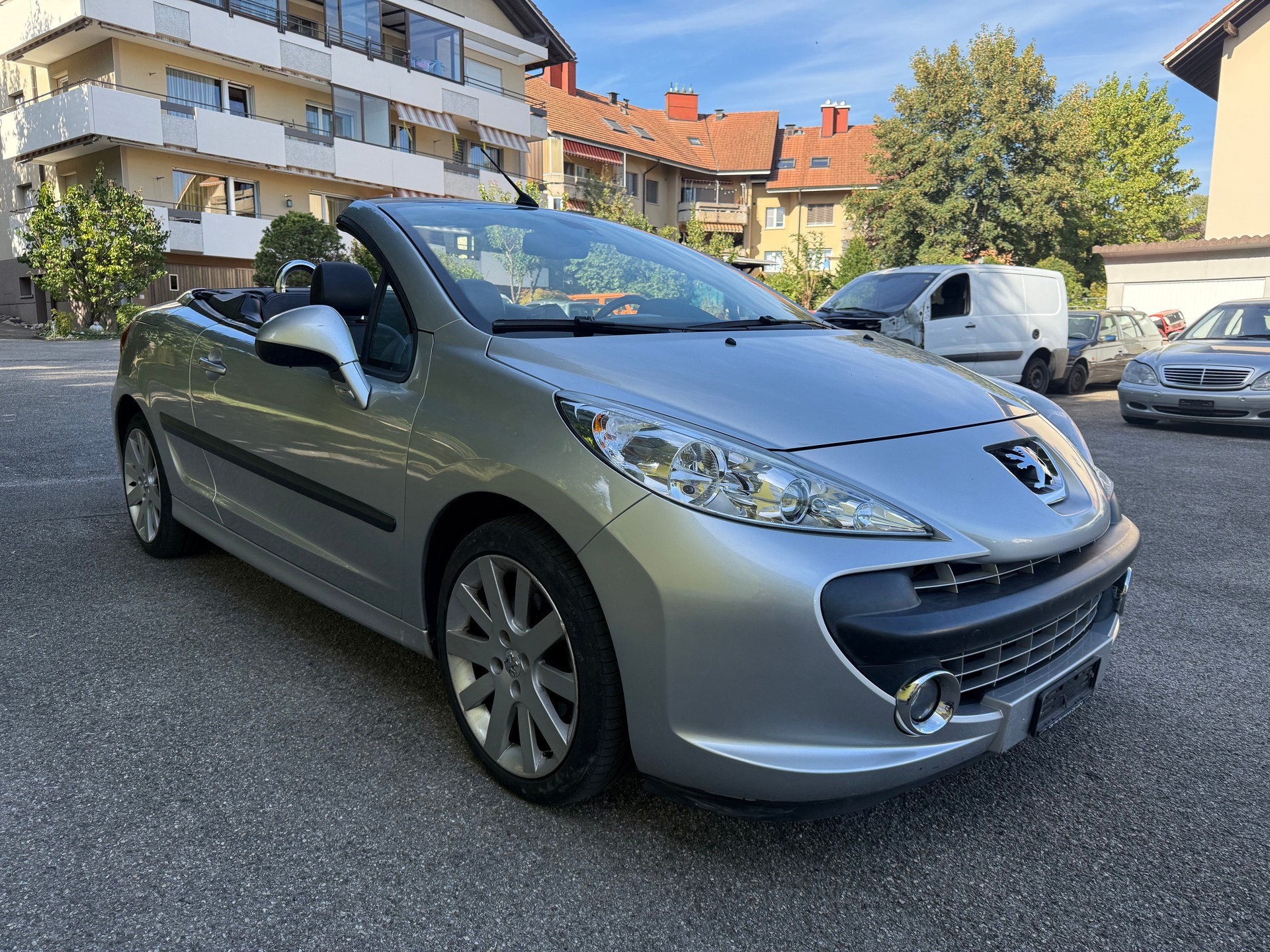 PEUGEOT 207 CC 1.6 16V Platinium Edition Automatic-image-2