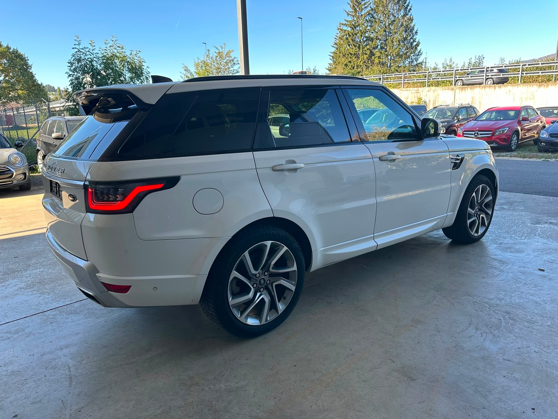 LAND ROVER Range Rover Sport 4.4 SDV8 HSE Dynamic Automatic-image-3