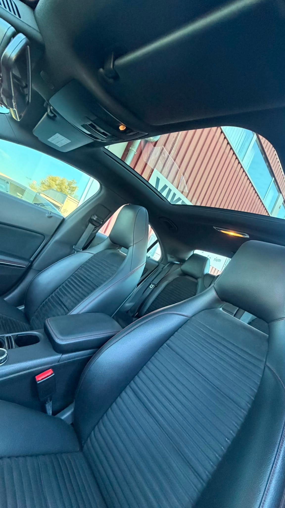 MERCEDES-BENZ CLA 200 AMG Line 7G-DCT-image-11