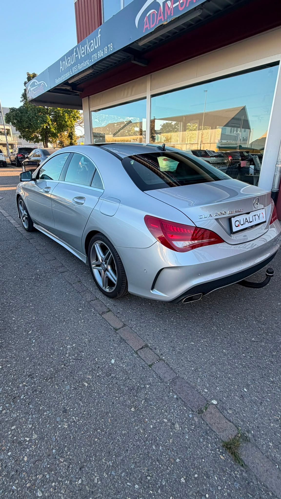 MERCEDES-BENZ CLA 200 AMG Line 7G-DCT-image-4