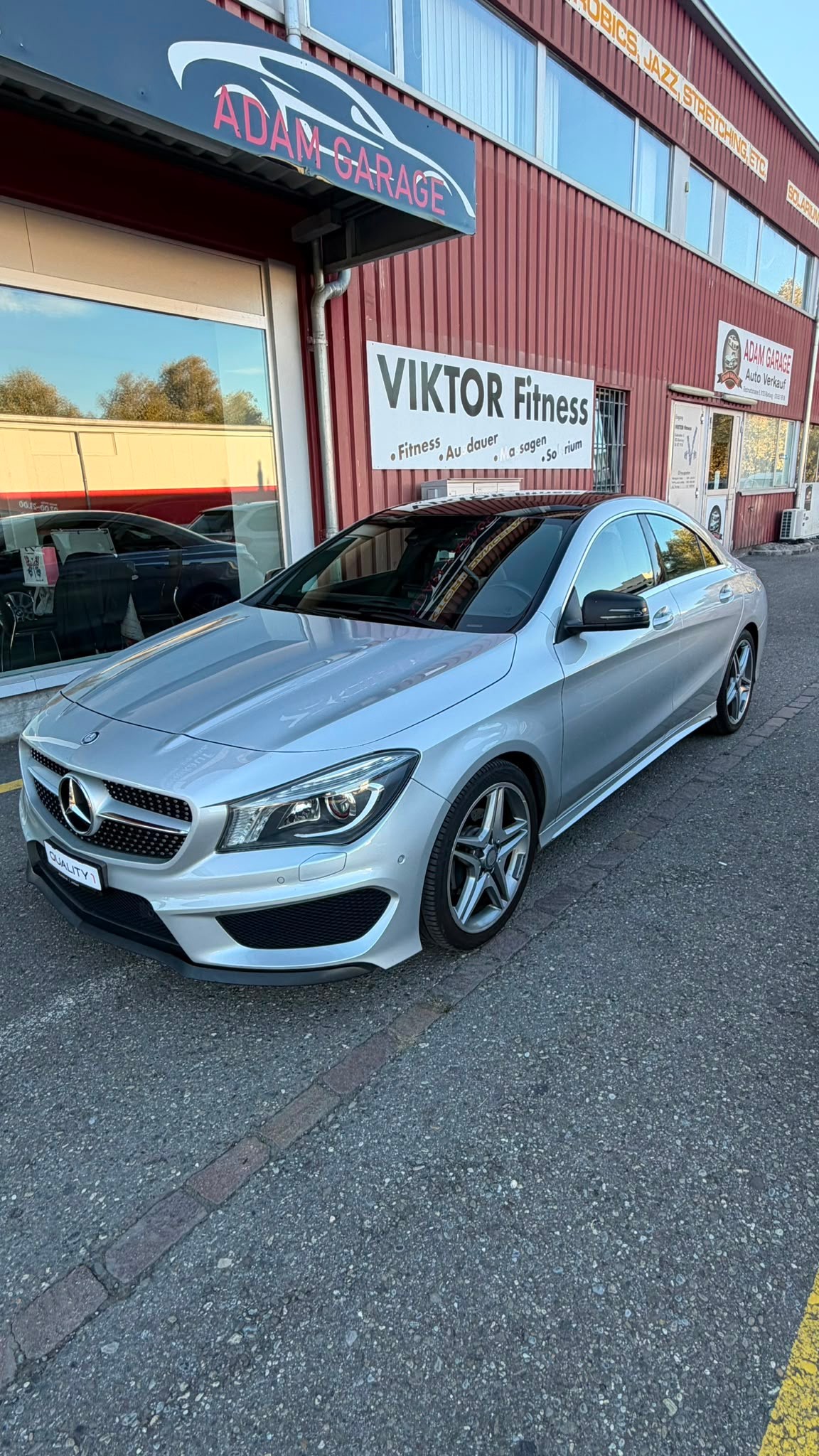 MERCEDES-BENZ CLA 200 AMG Line 7G-DCT-image-2