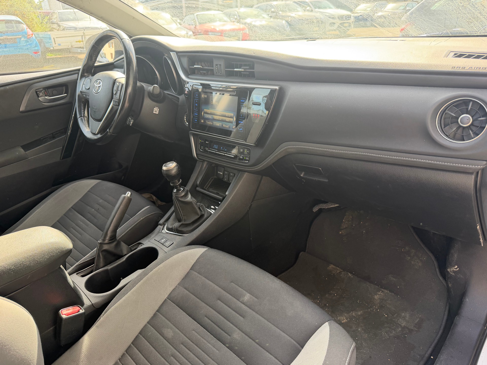 TOYOTA Auris Touring Sports 1.2 Turbo Premium-image-10