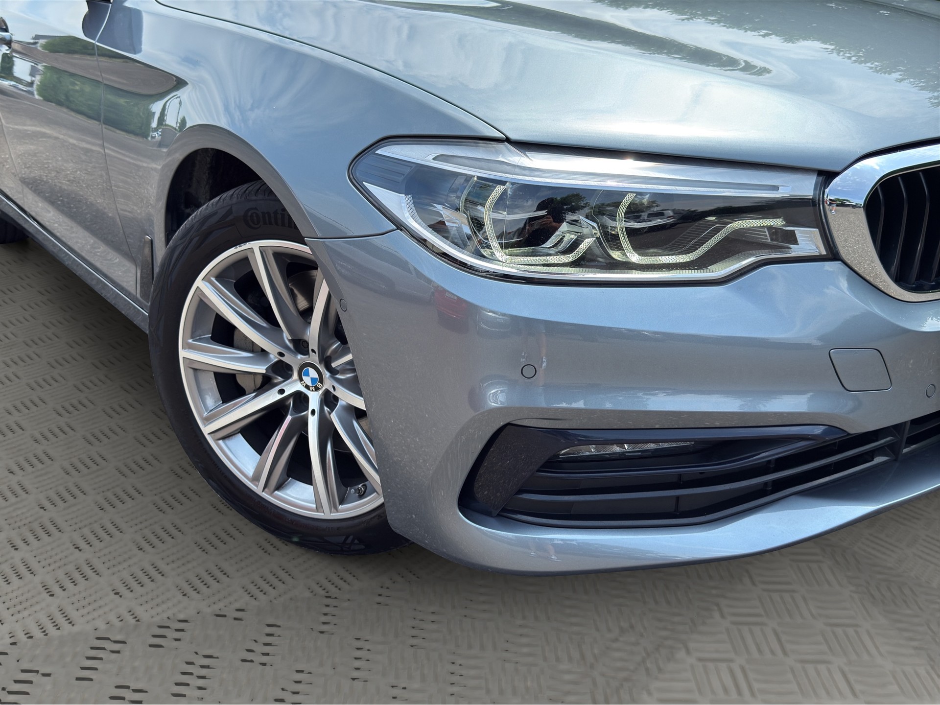 BMW 530d xDrive Touring Luxury Line Steptronic-image-8
