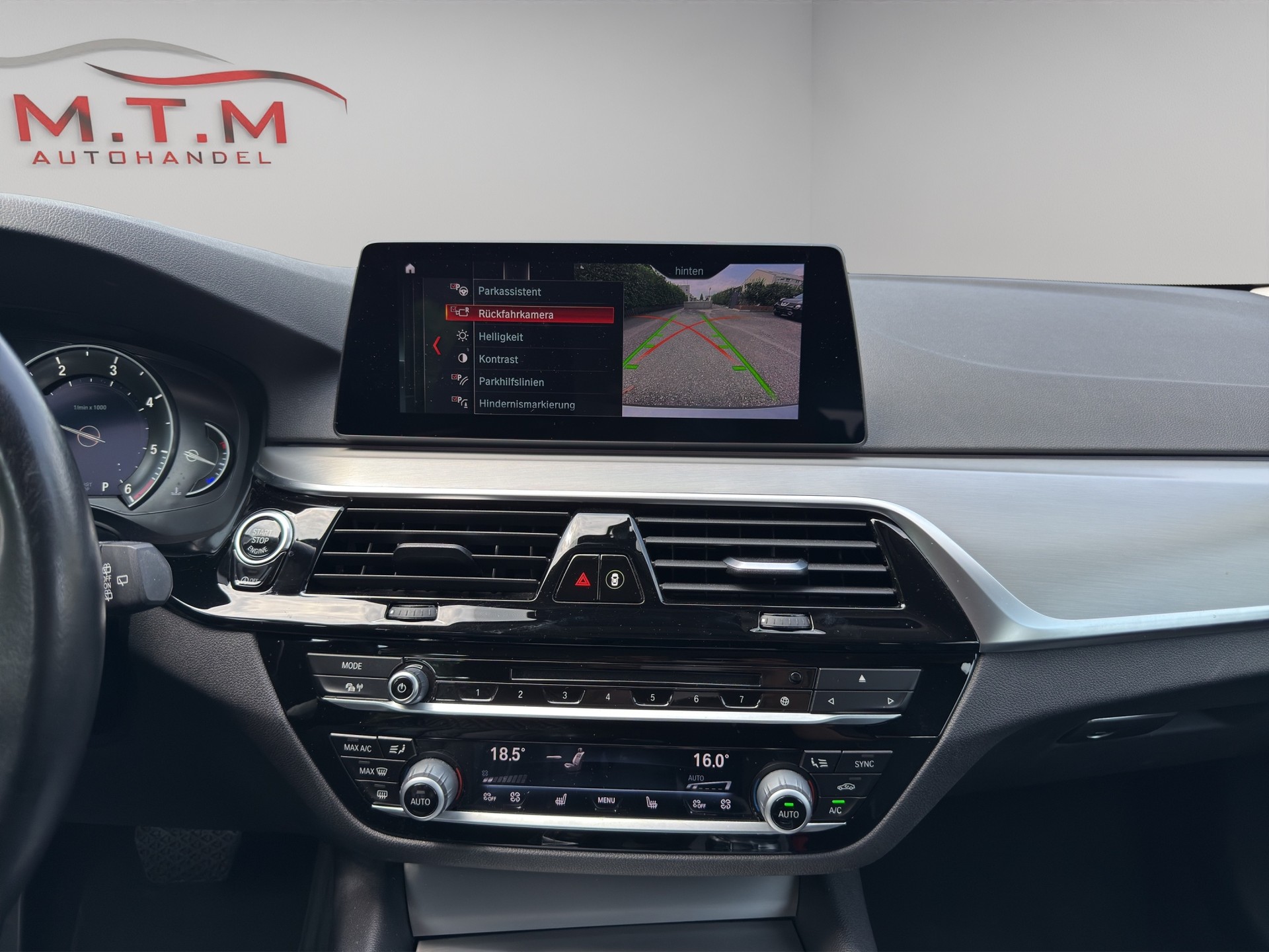 BMW 530d xDrive Touring Luxury Line Steptronic-image-15