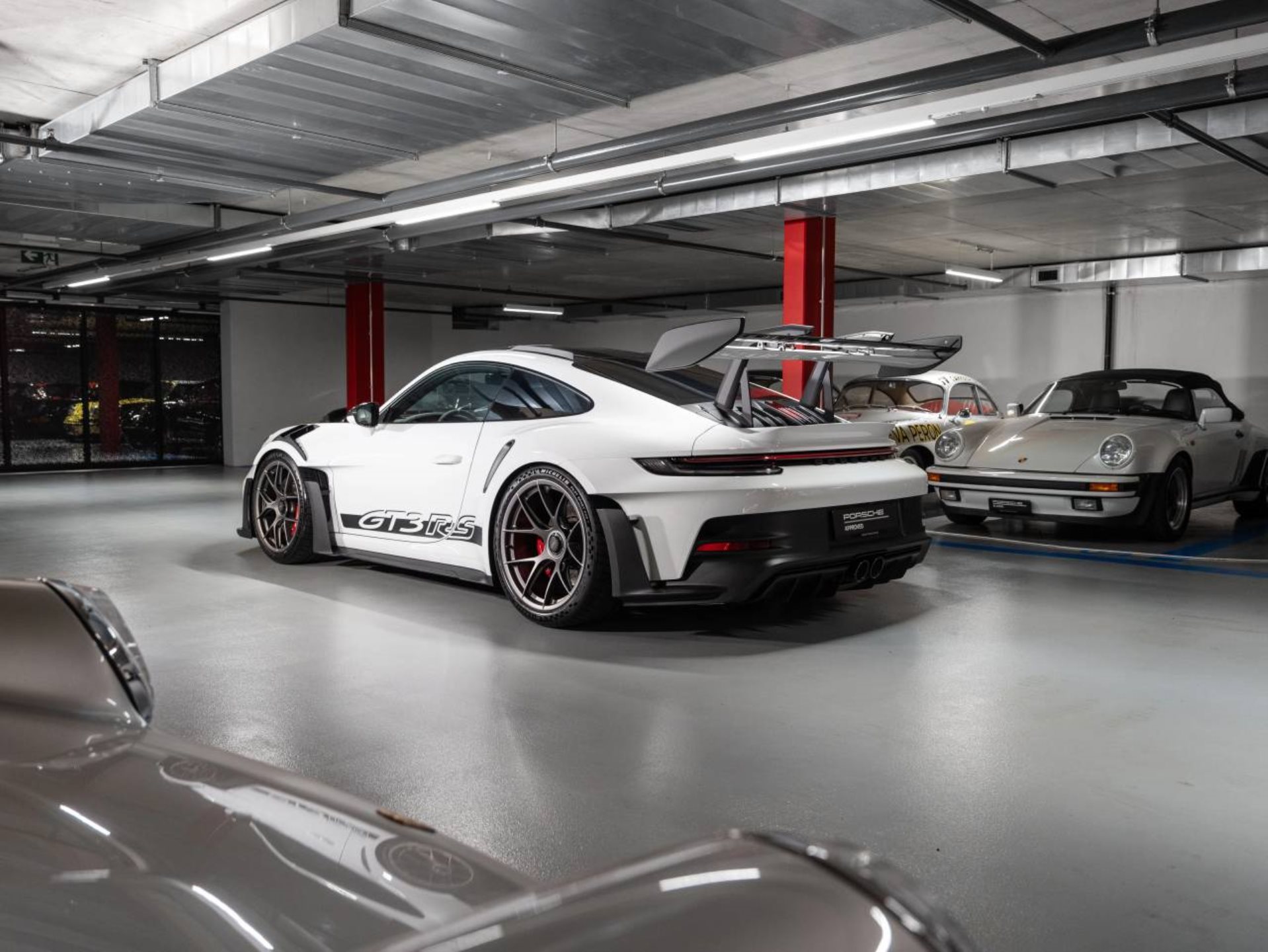 PORSCHE 911 GT3 RS-image-1