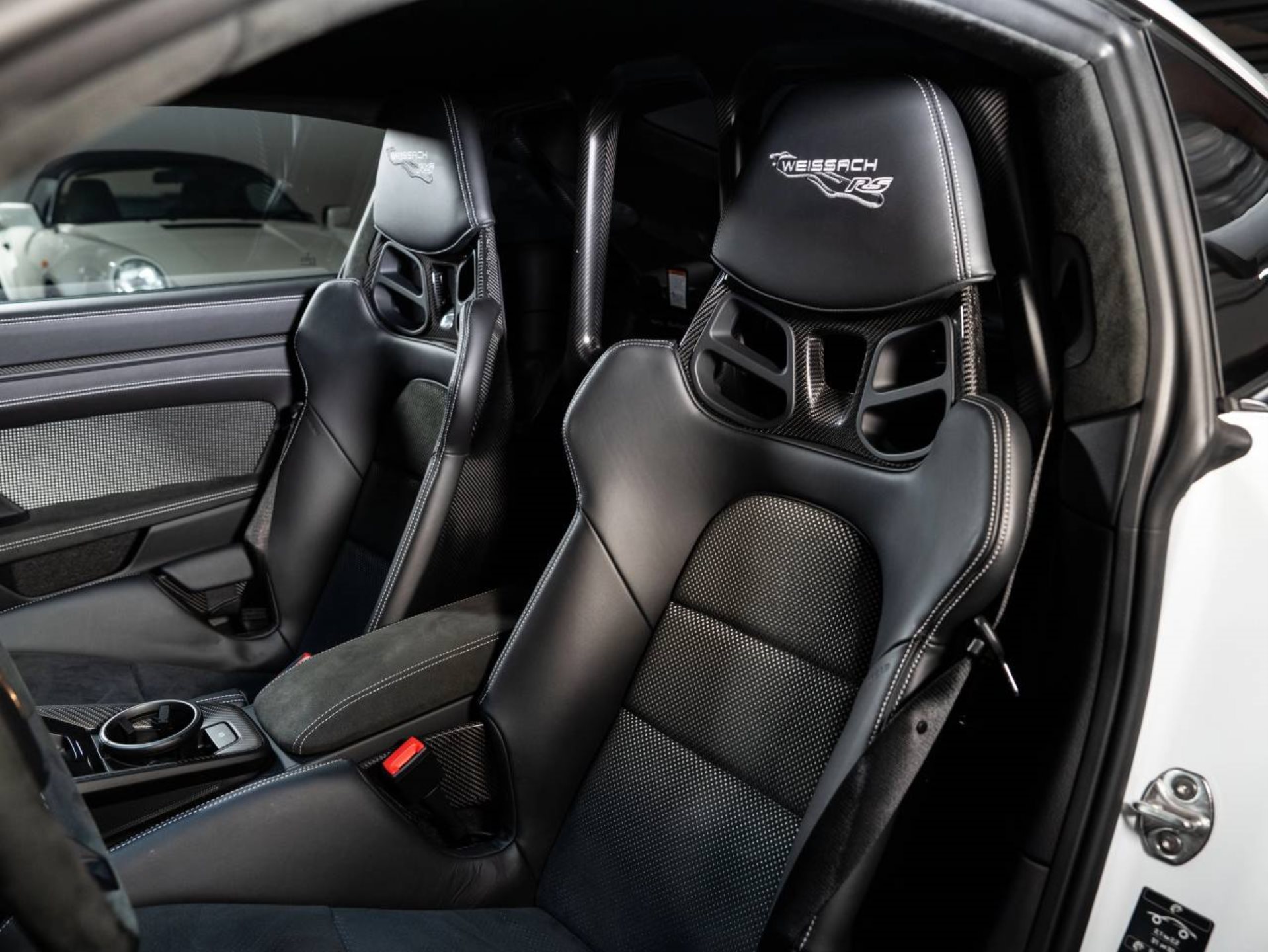 PORSCHE 911 GT3 RS-image-4