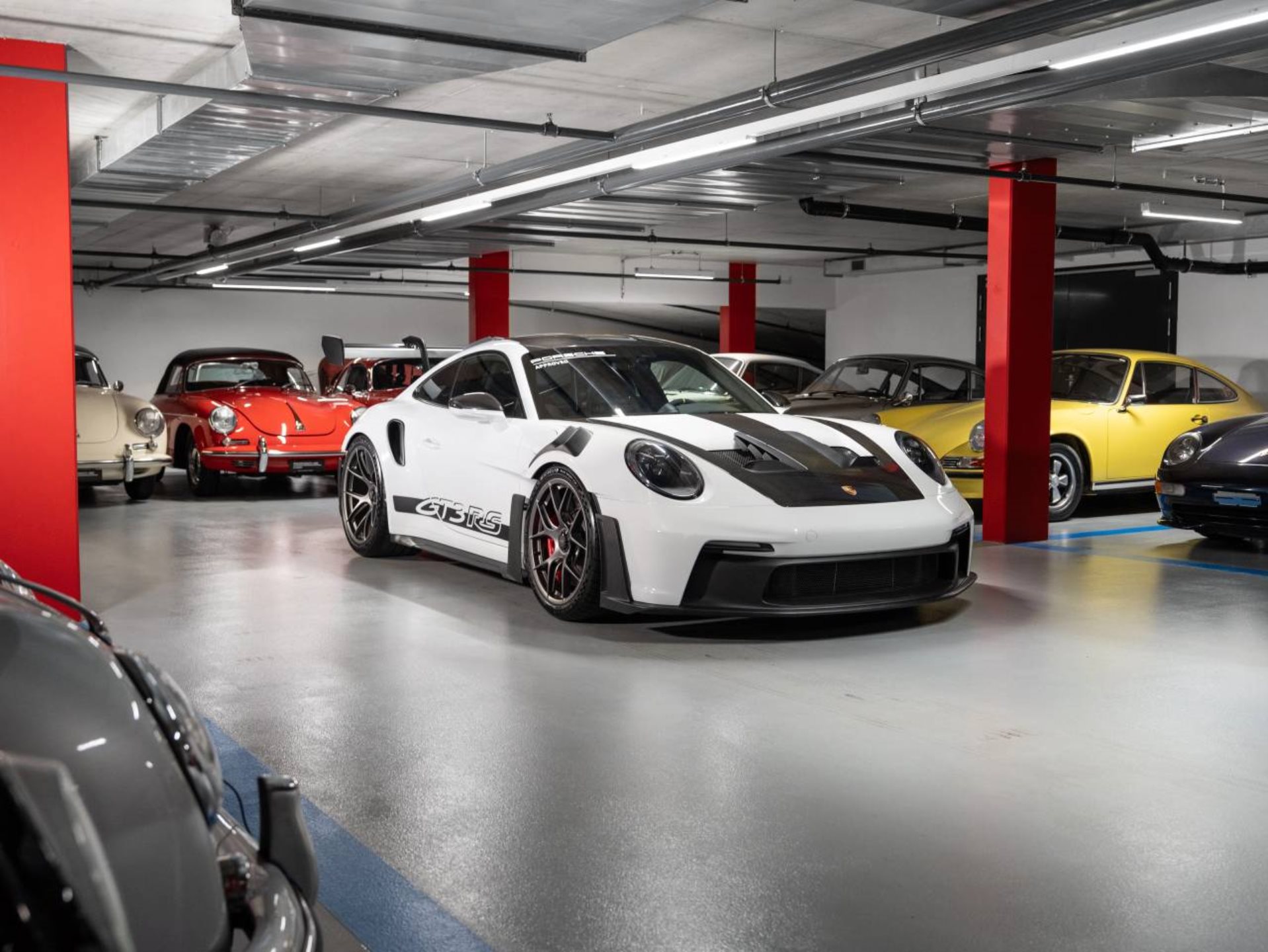 PORSCHE 911 GT3 RS-image-2