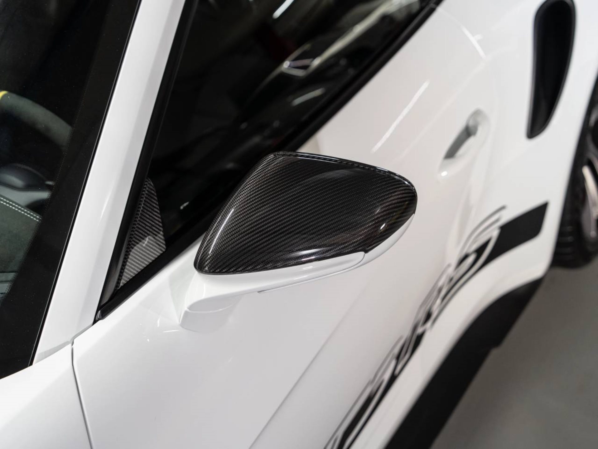PORSCHE 911 GT3 RS-image-27