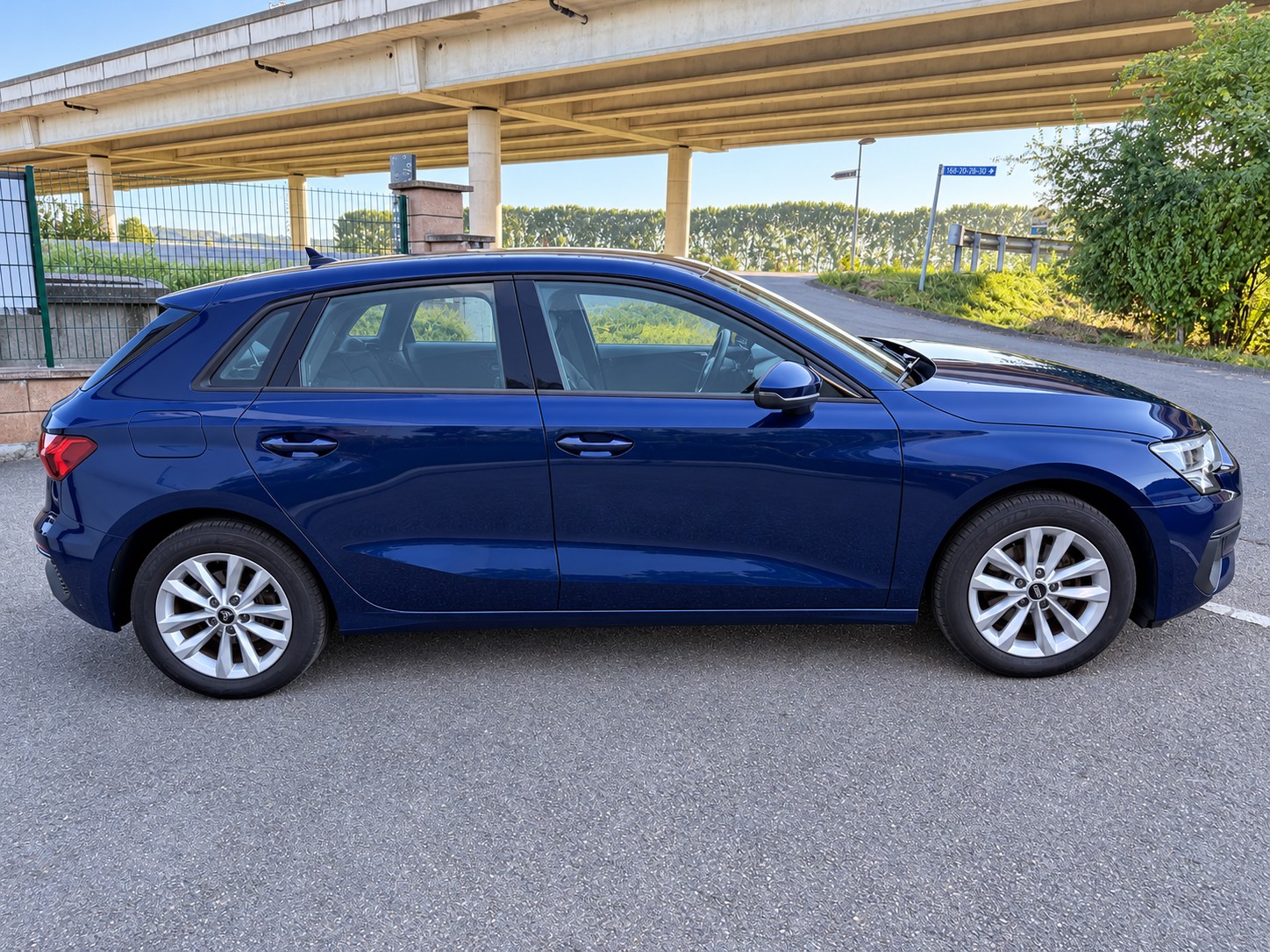 AUDI A3 Sportback 35 TFSI Attraction S-tronic-image-9