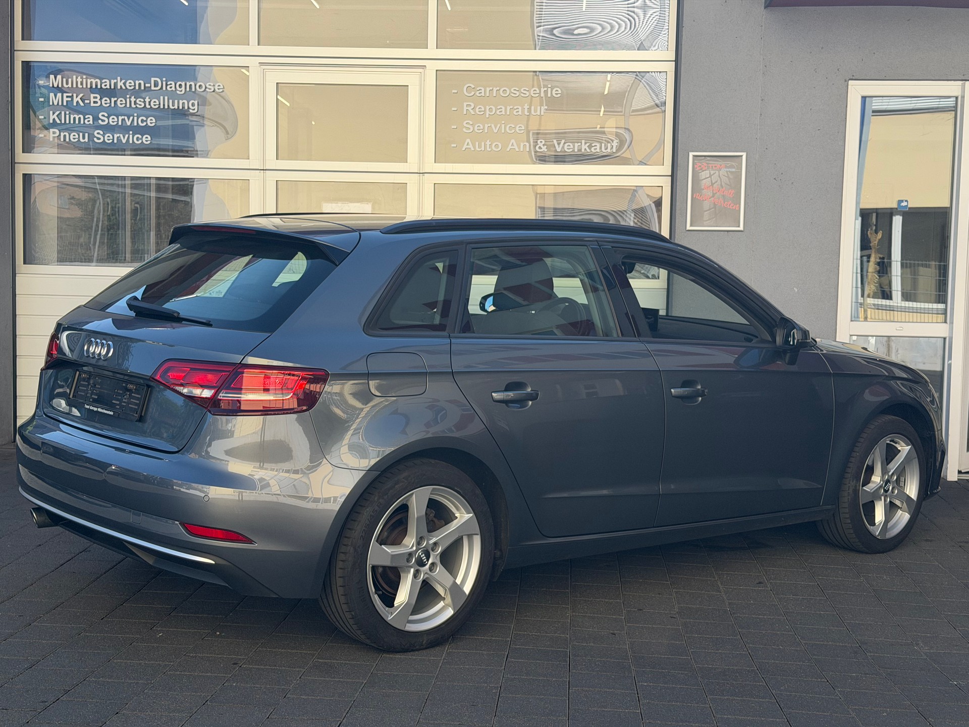 AUDI A3 Sportback 1.6 TDI Sport S-tronic*Ab MFK&Service*Tempomat*8-Fach Bereift*AHK*Top gepflegtes CH-FHZ*-image-6