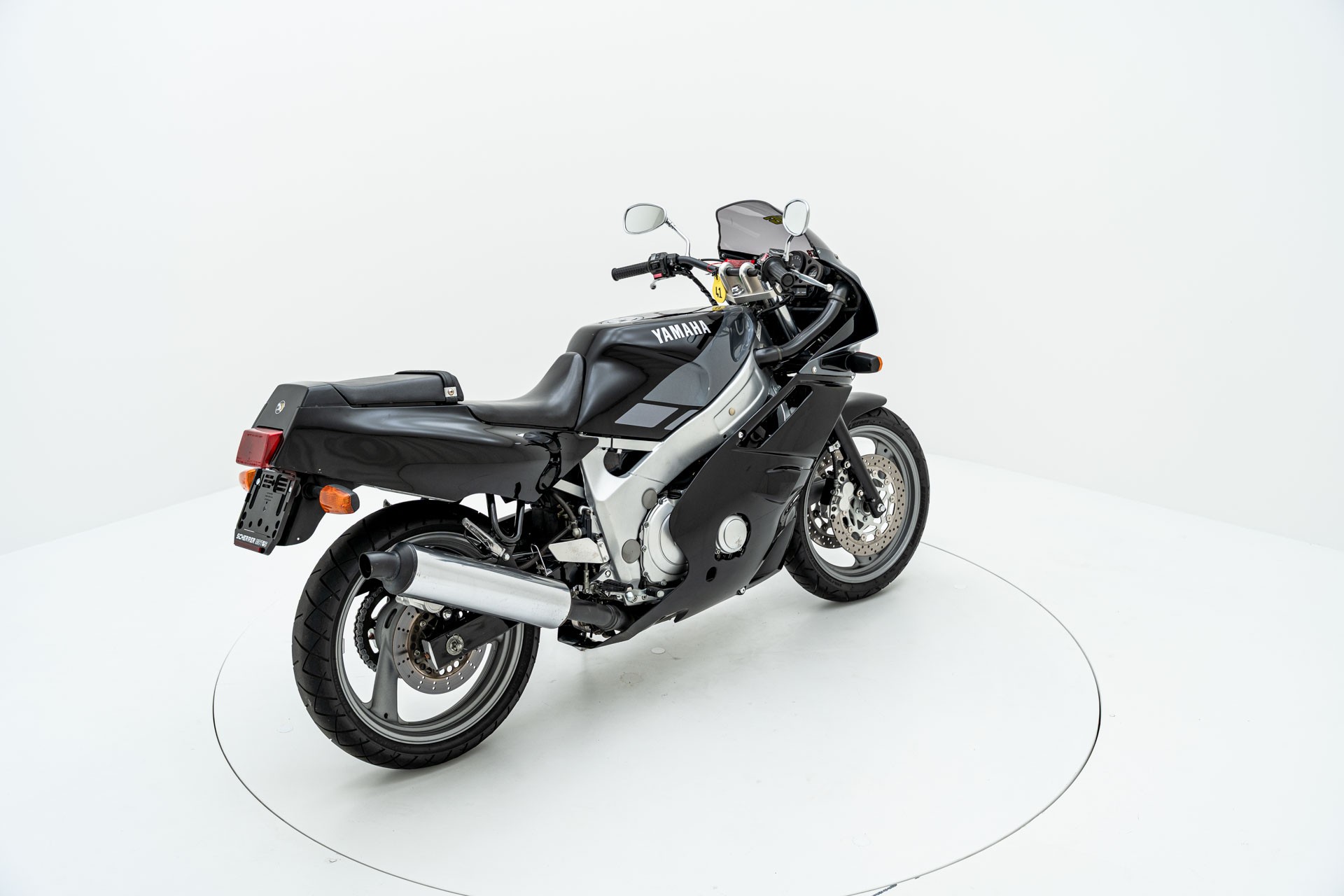YAMAHA FZR 600-showroom-element-3
