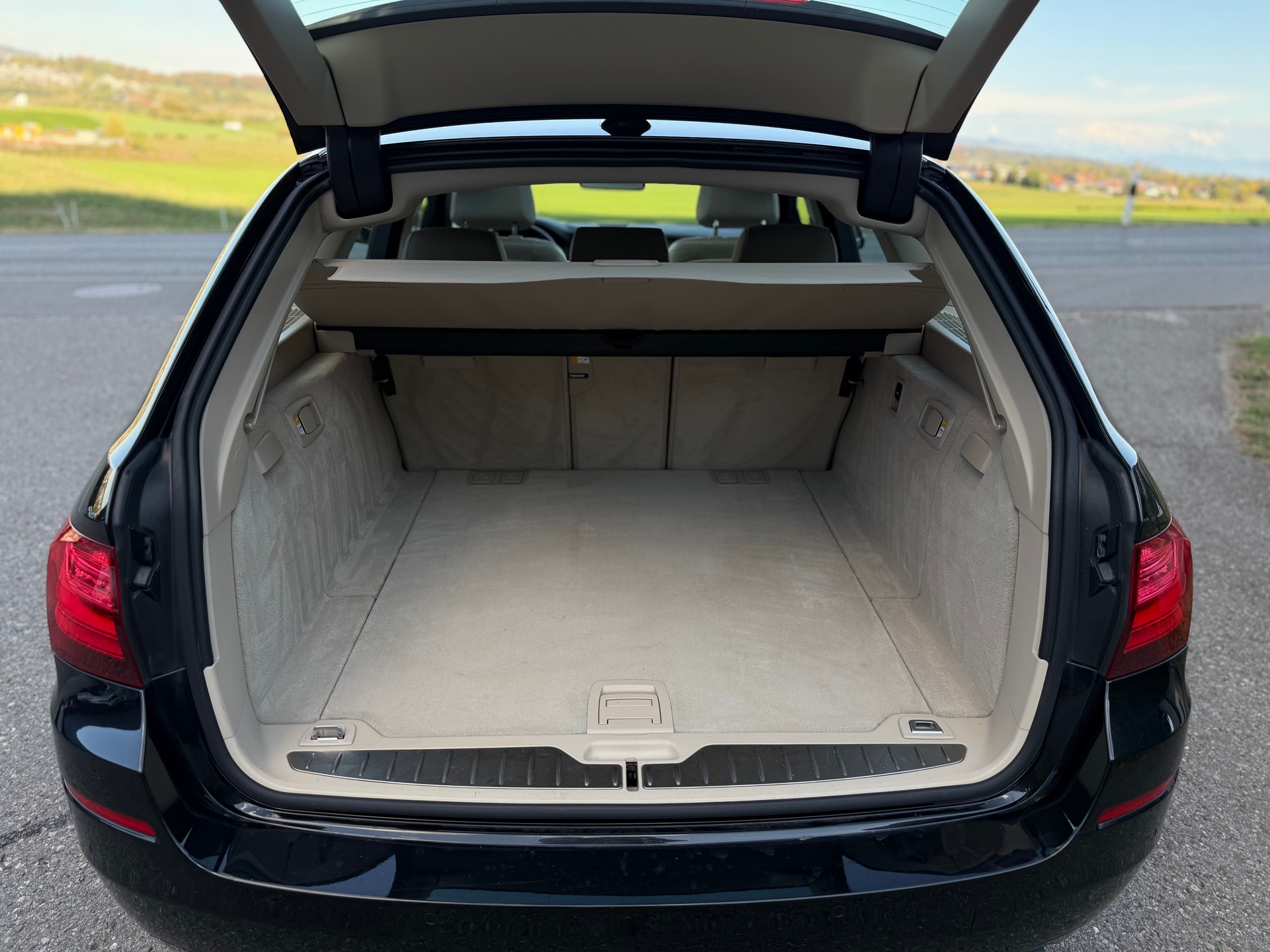 BMW 535d Touring xDrive Modern Line Steptronic-image-7