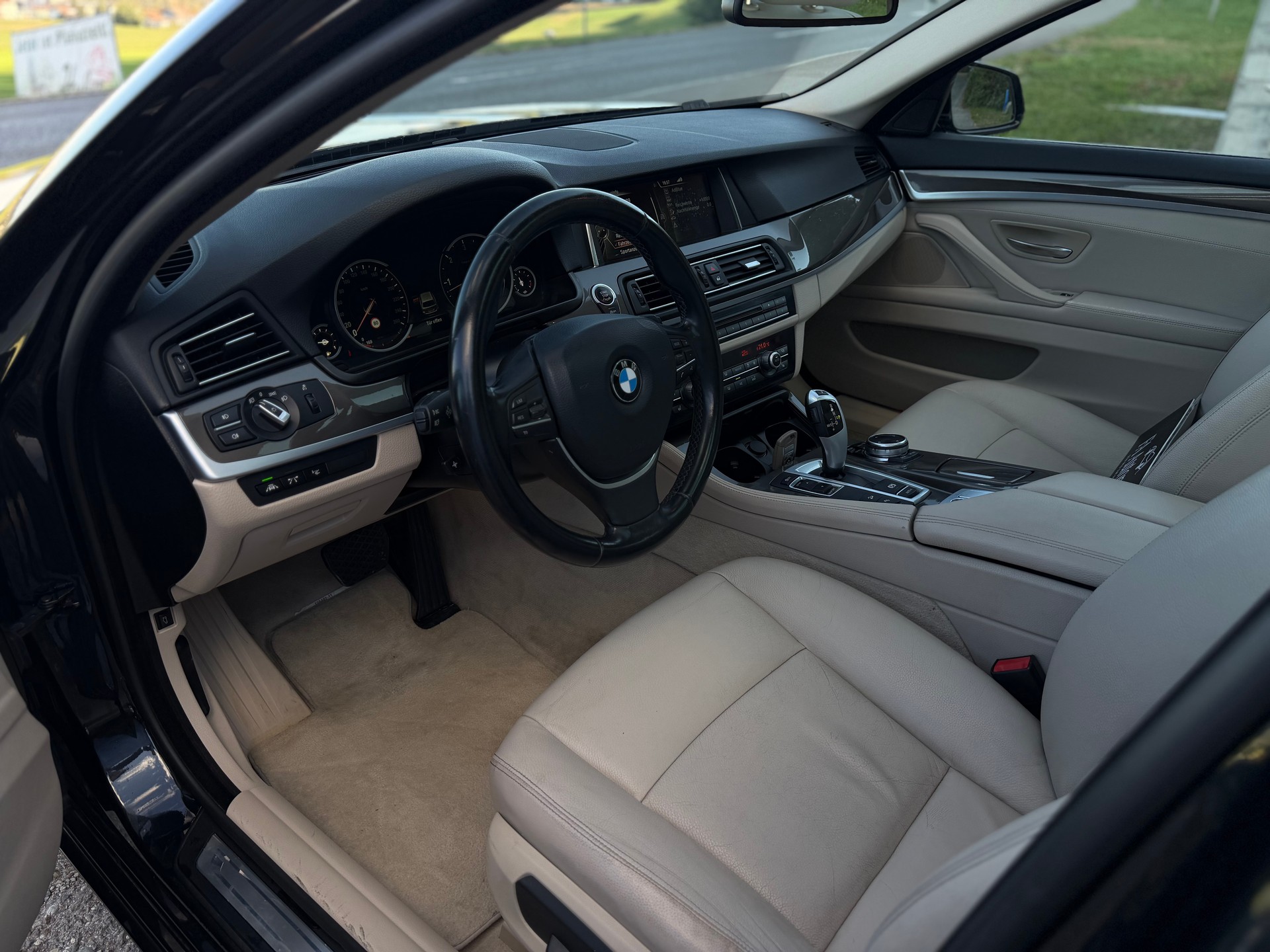 BMW 535d Touring xDrive Modern Line Steptronic-image-8