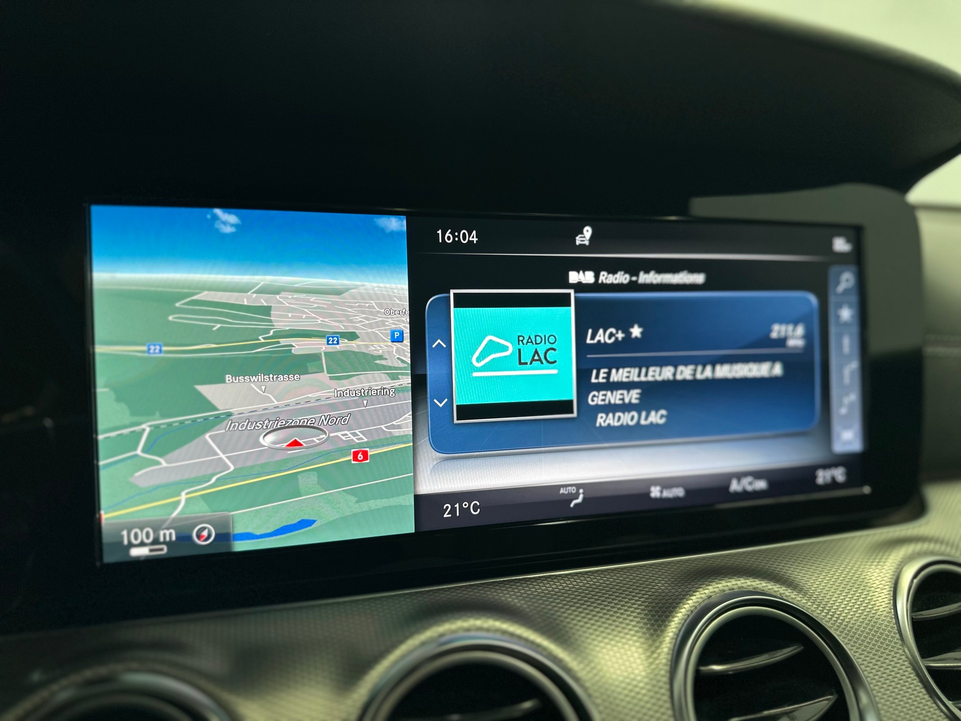 MERCEDES-BENZ E 220 d AMG Line 9G-Tronic-image-19
