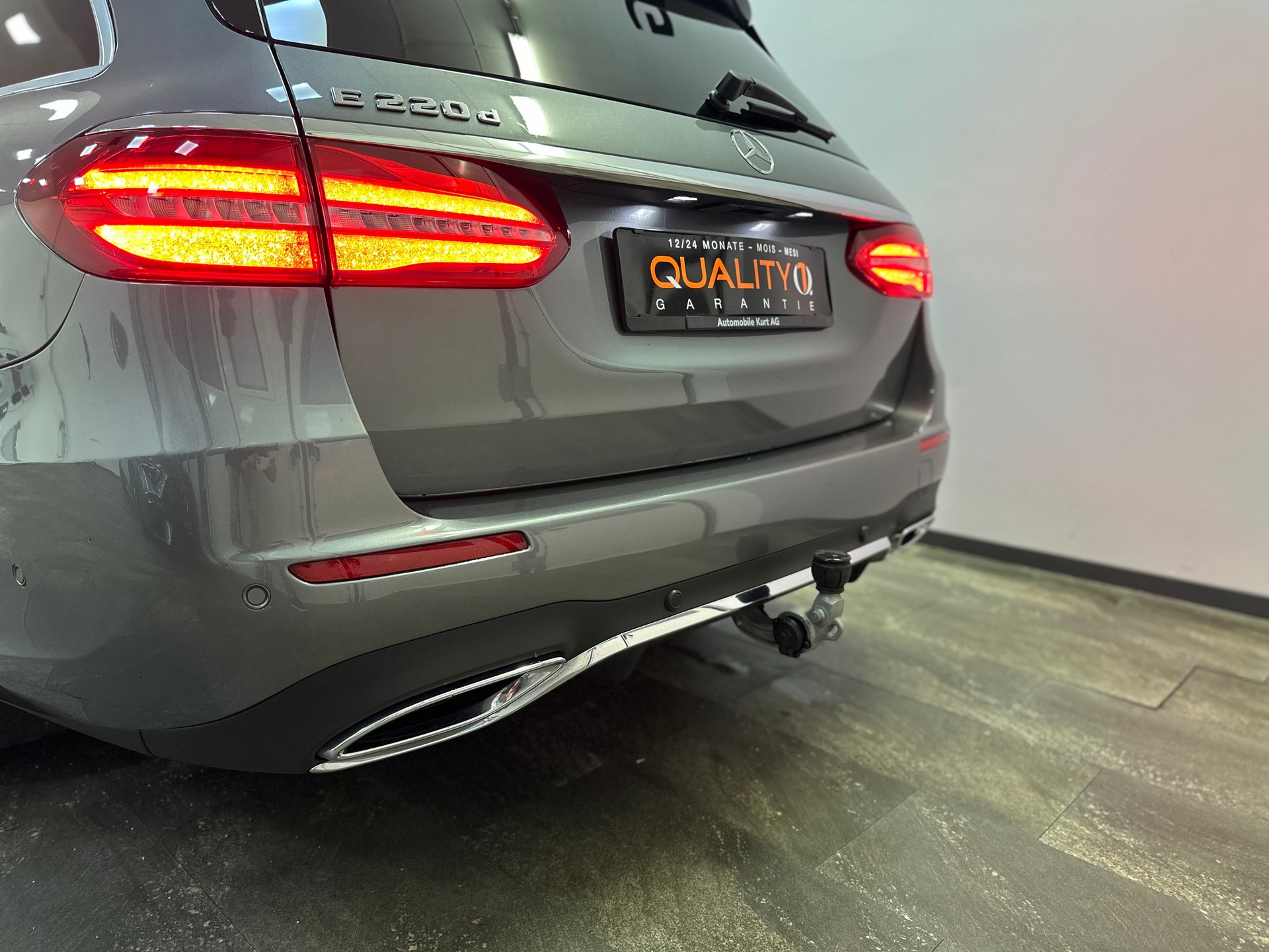MERCEDES-BENZ E 220 d AMG Line 9G-Tronic-image-8