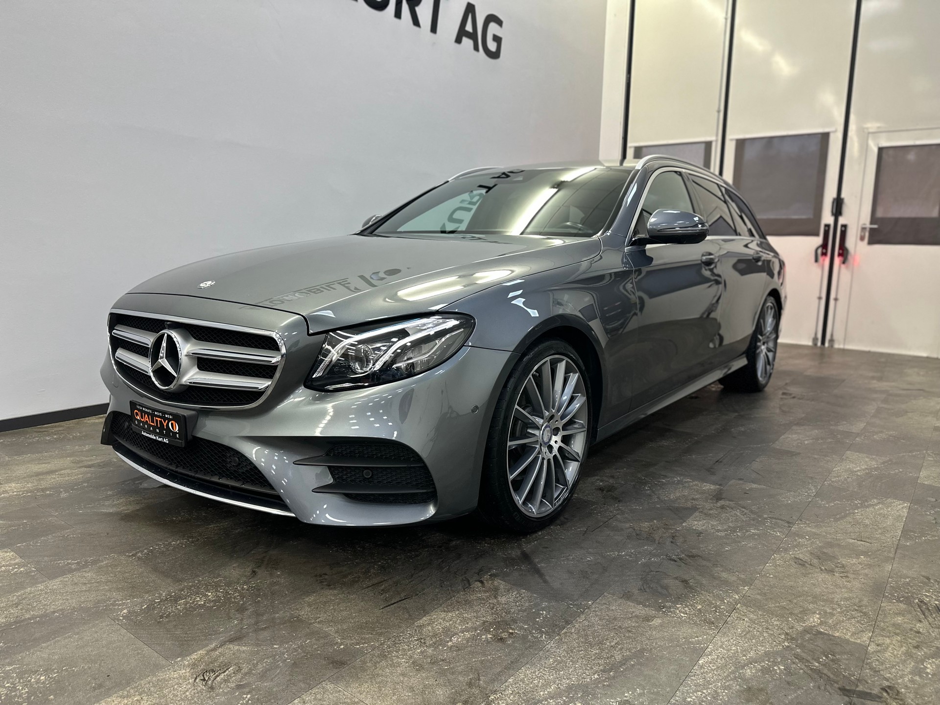 MERCEDES-BENZ E 220 d AMG Line 9G-Tronic-image-6