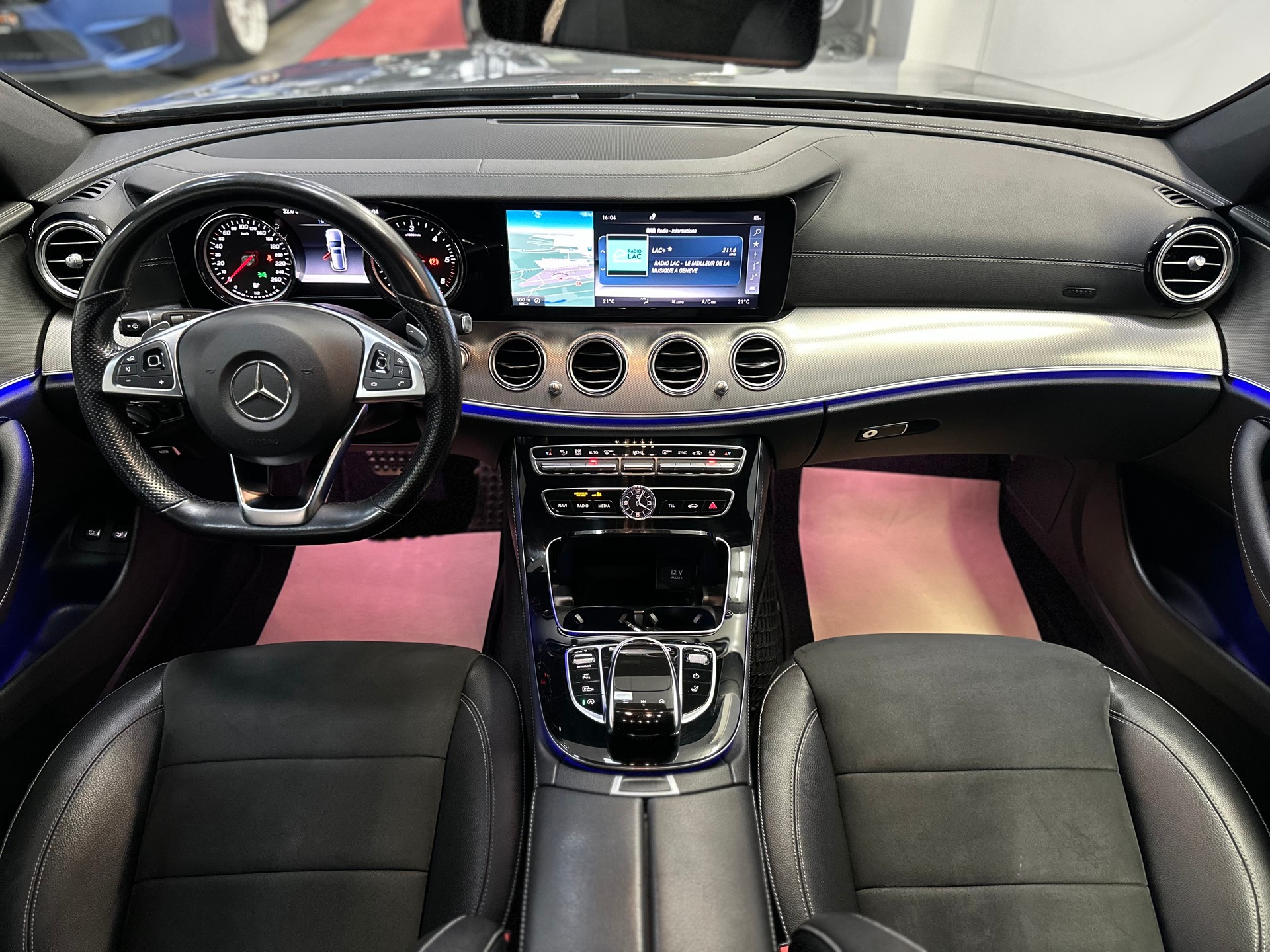 MERCEDES-BENZ E 220 d AMG Line 9G-Tronic-image-11