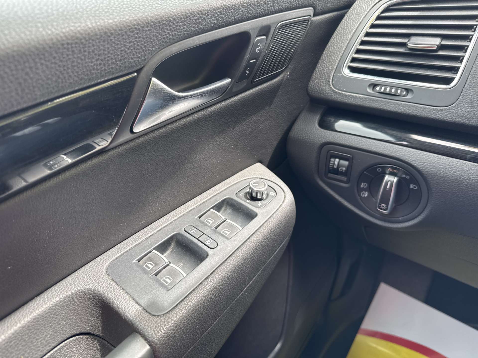 SEAT Alhambra 2.0 TDi Style 7-Plätzer DSG-Automat-image-15