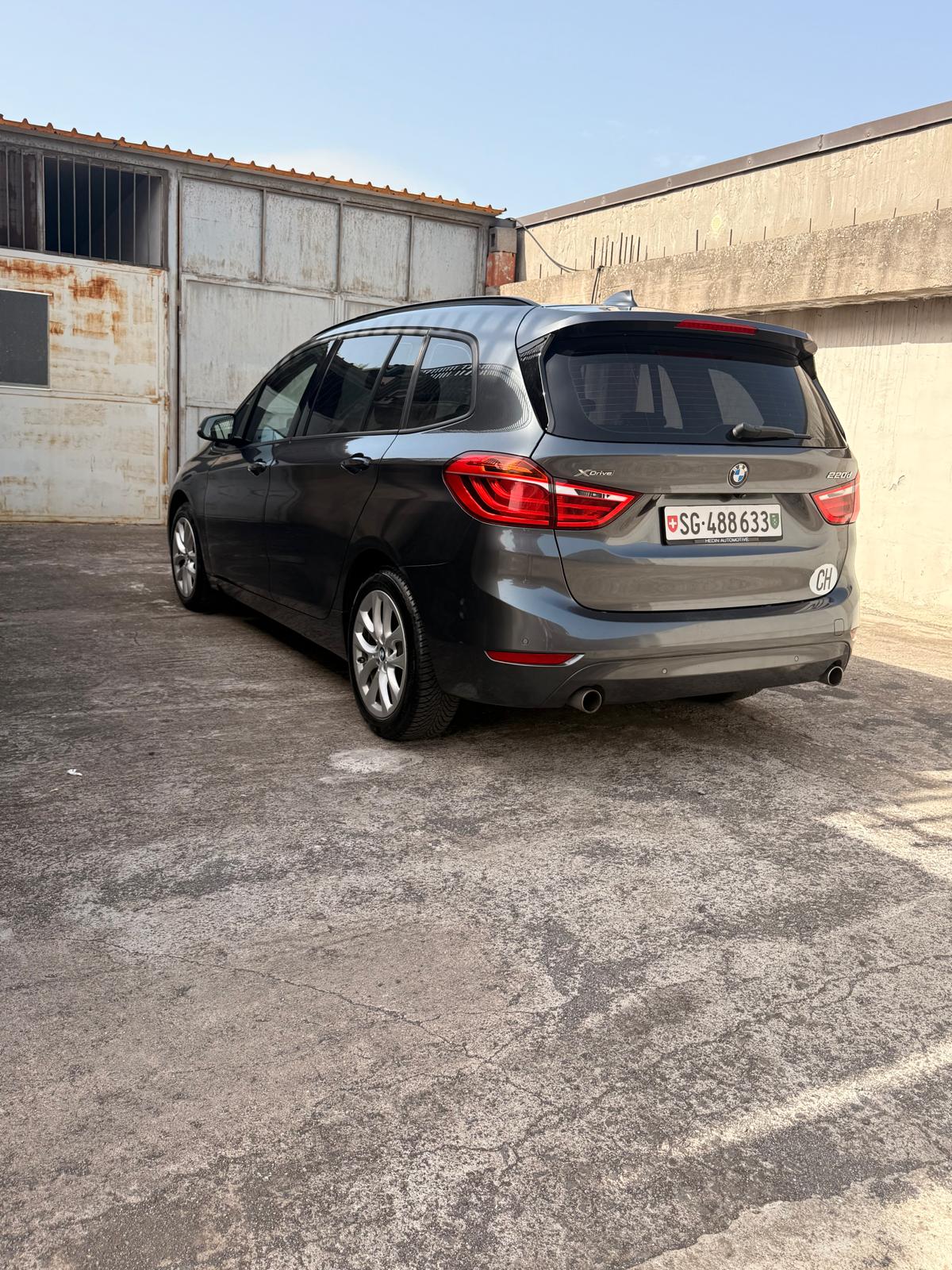 BMW 220d xDrive-image-1
