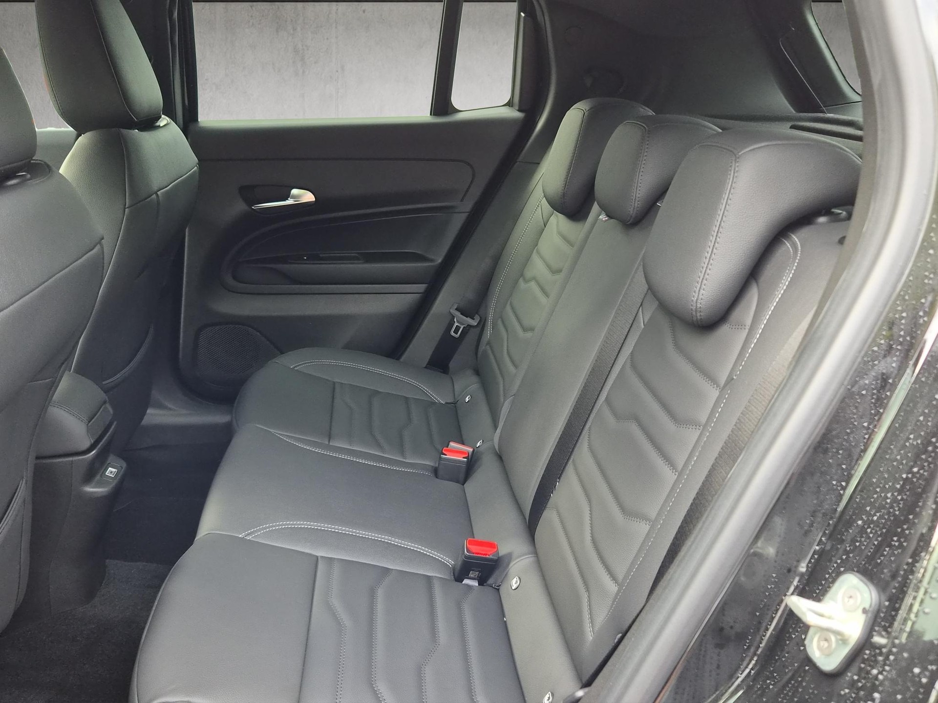 JEEP Avenger 1.2 MHEV Overland 4xe-image-13